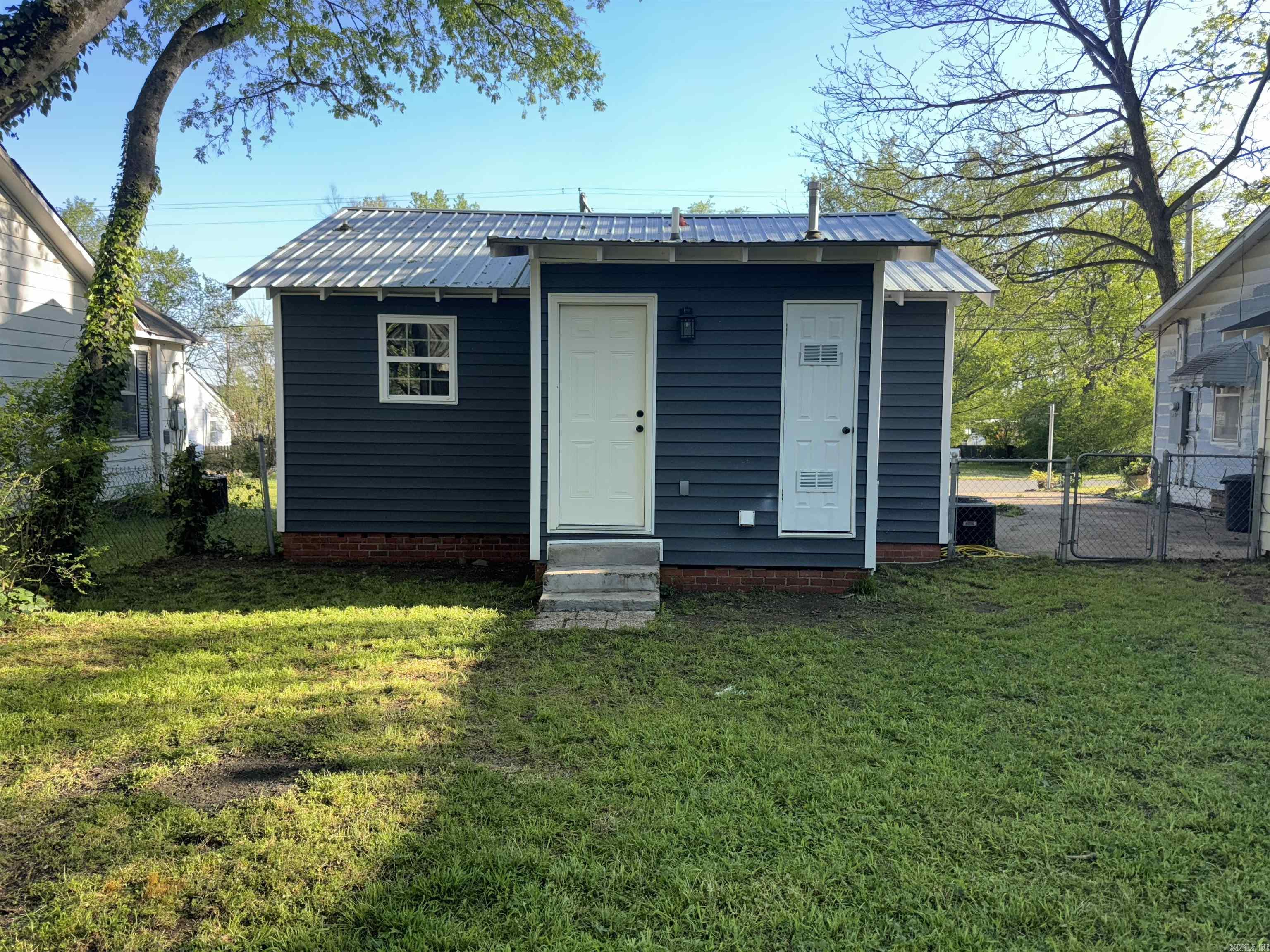 724 W Hazel St  Benton, AR