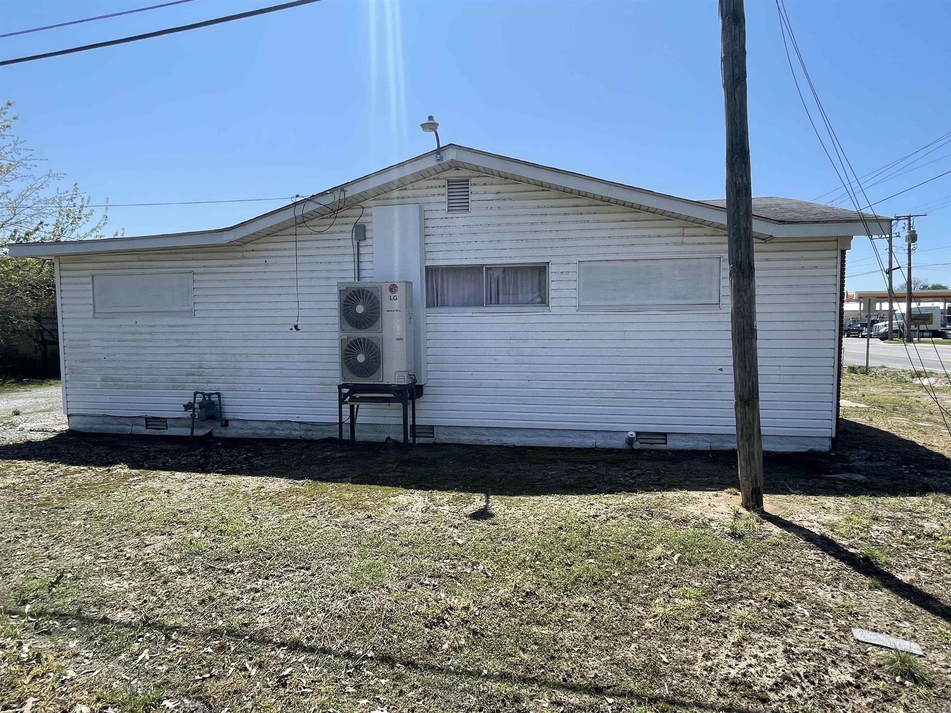 910 N Buerkle  Stuttgart, AR