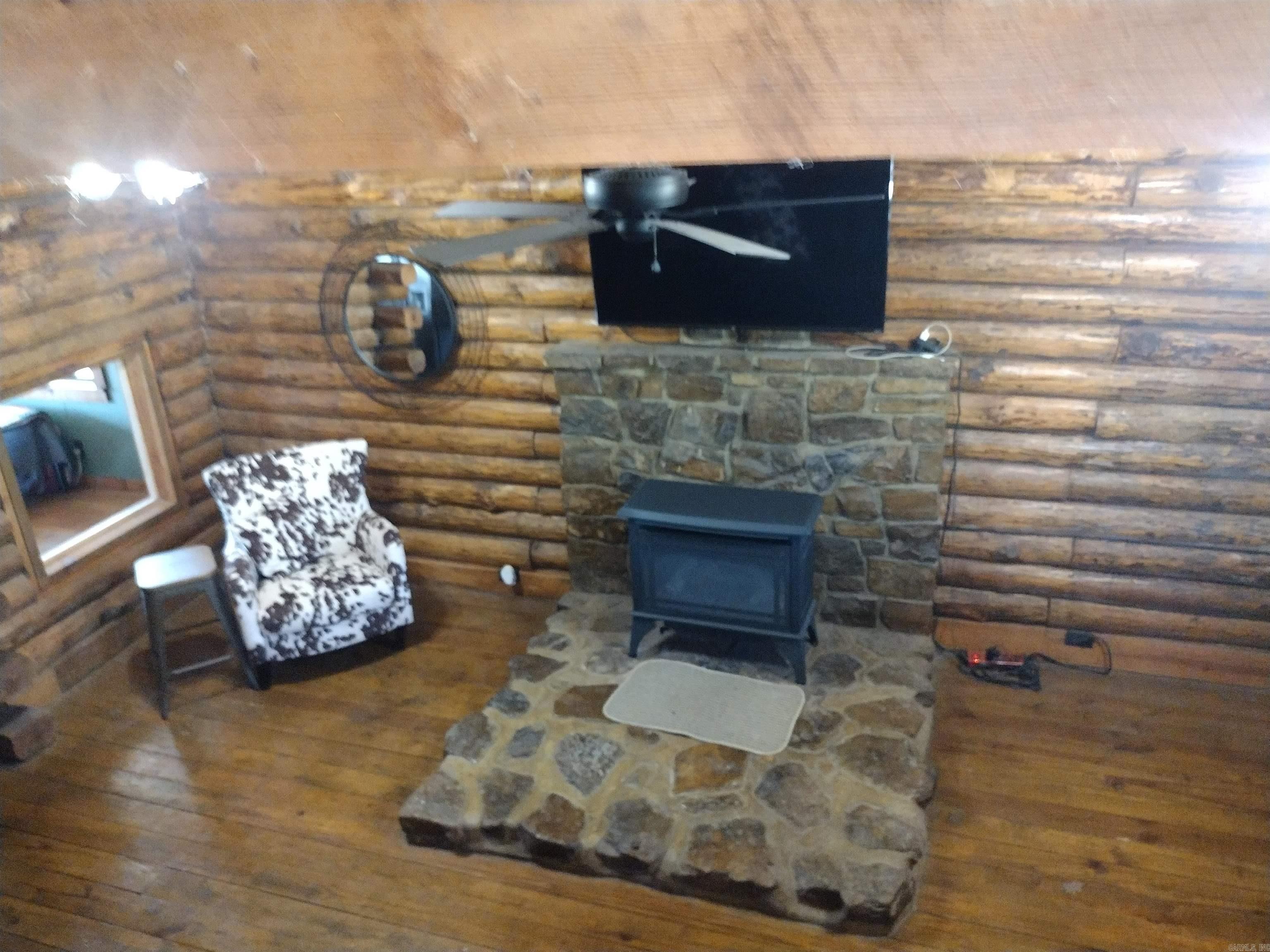 709  Jones RD  Mountain View, AR