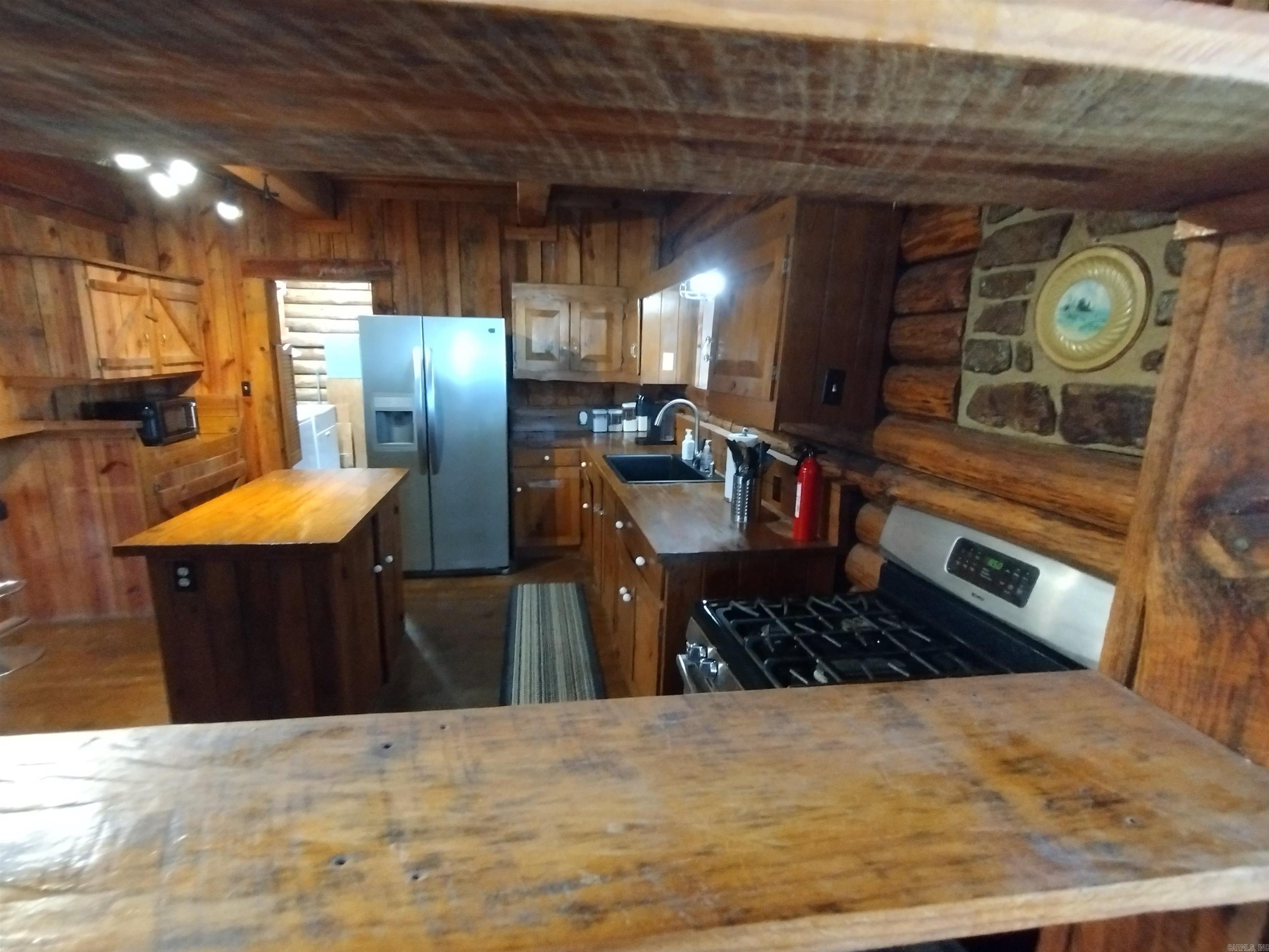 709  Jones RD  Mountain View, AR