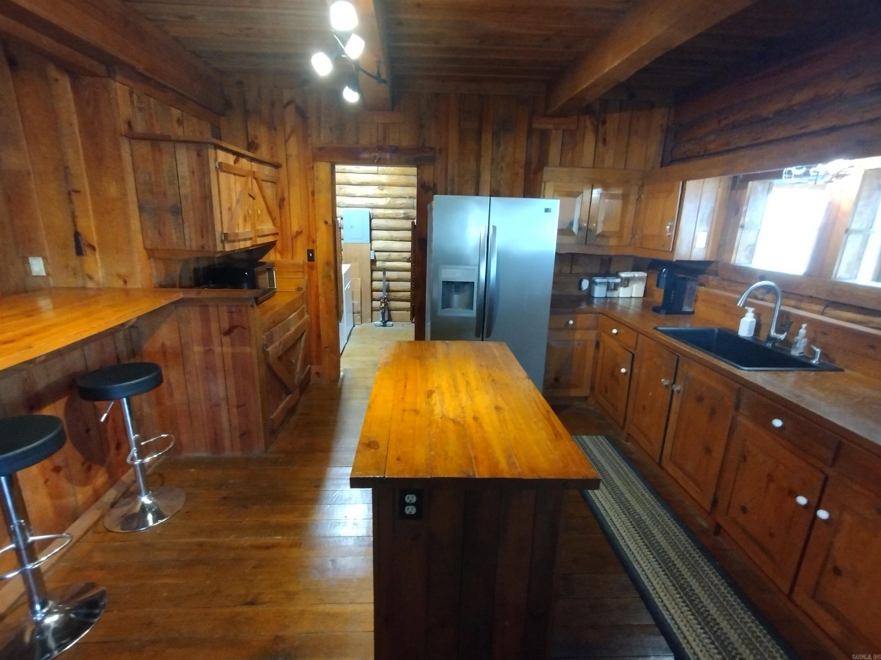 709  Jones RD  Mountain View, AR