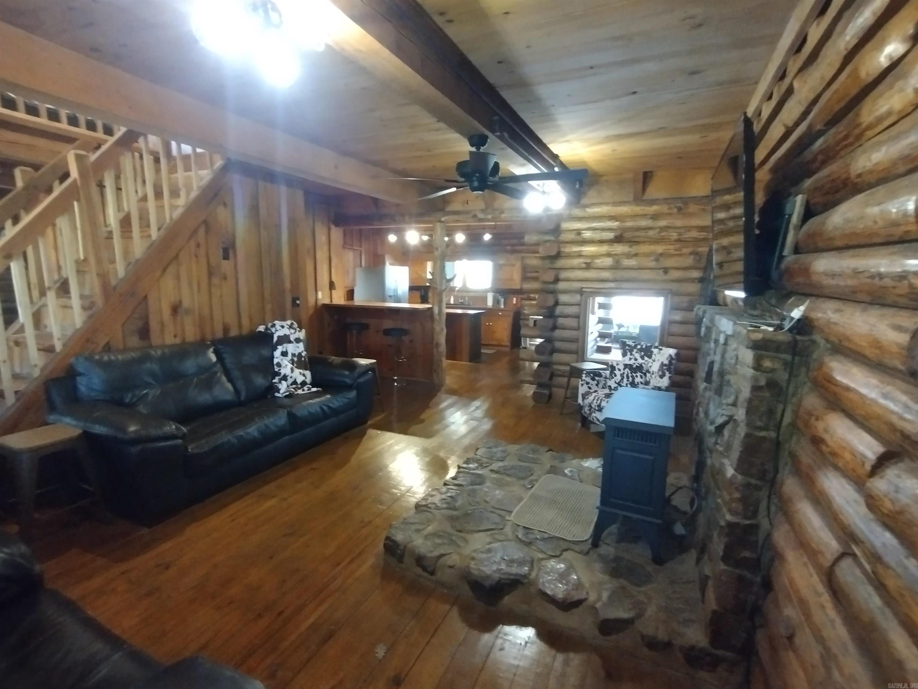 709  Jones RD  Mountain View, AR
