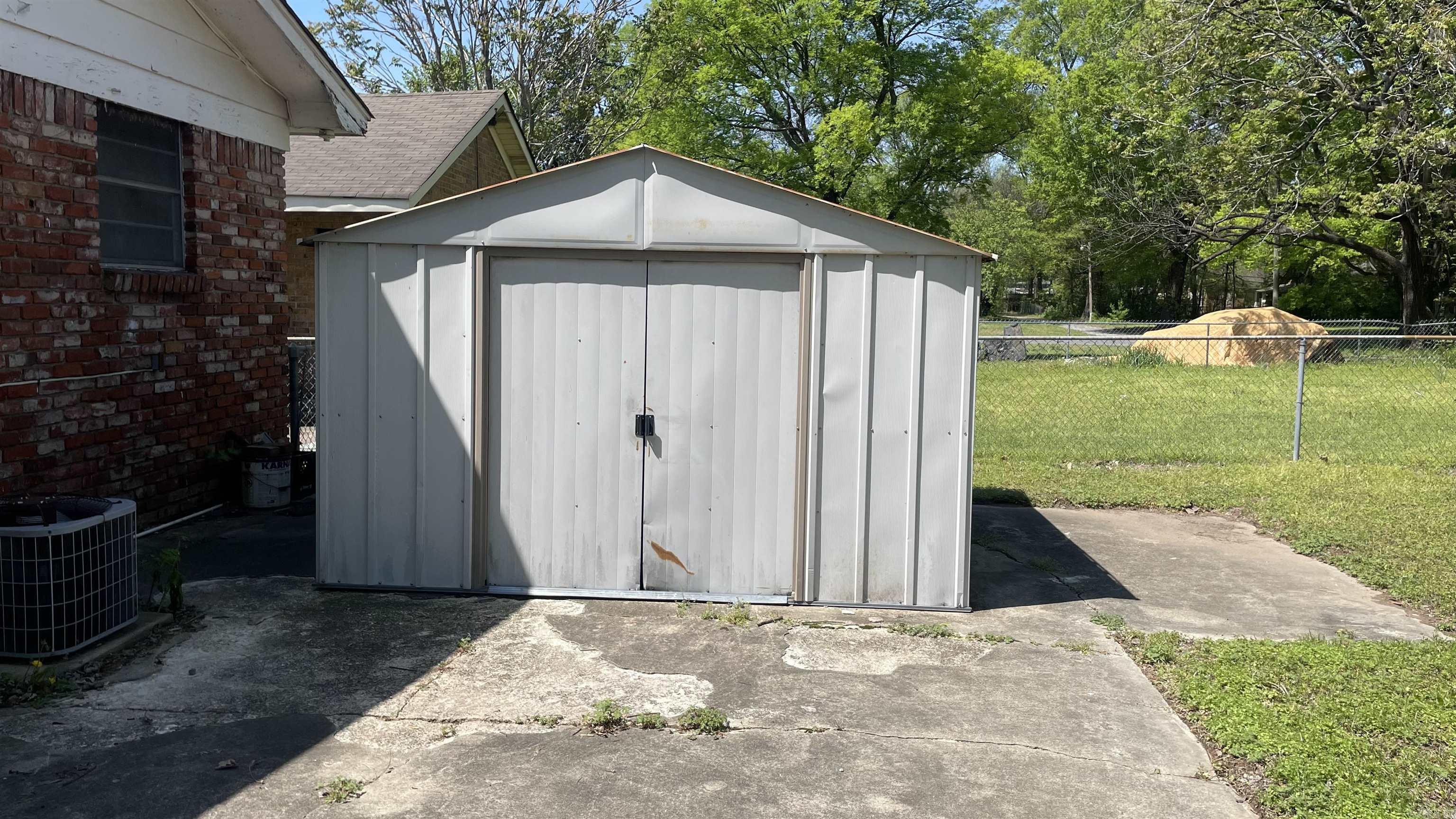 2607 E Washington  North Little Rock, AR