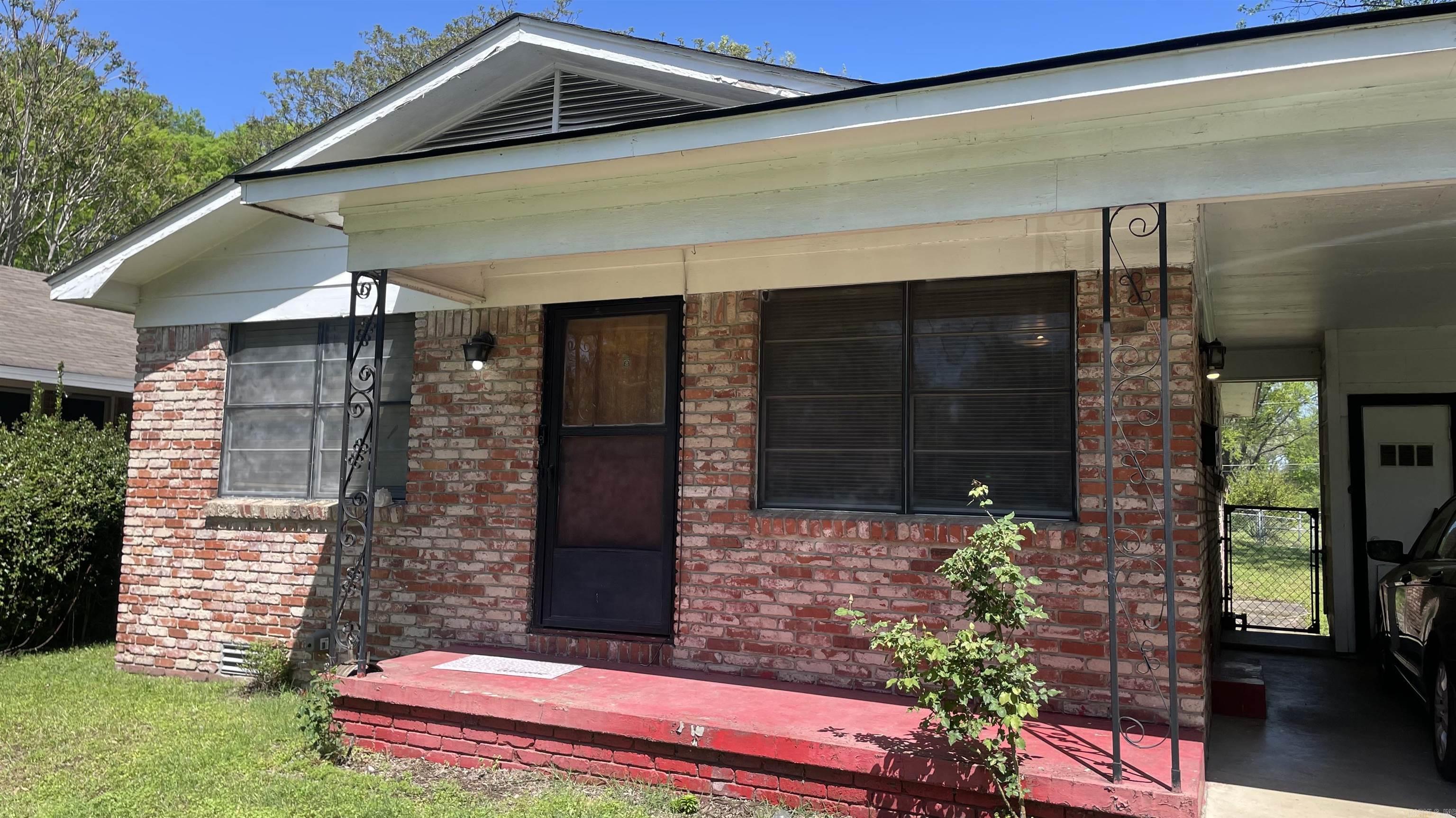 2607 E Washington  North Little Rock, AR