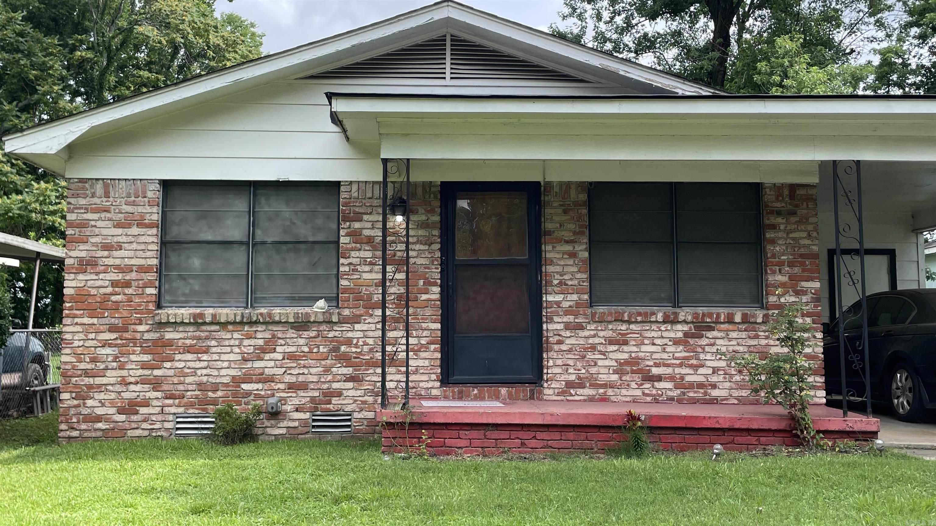 2607 E Washington  North Little Rock, AR