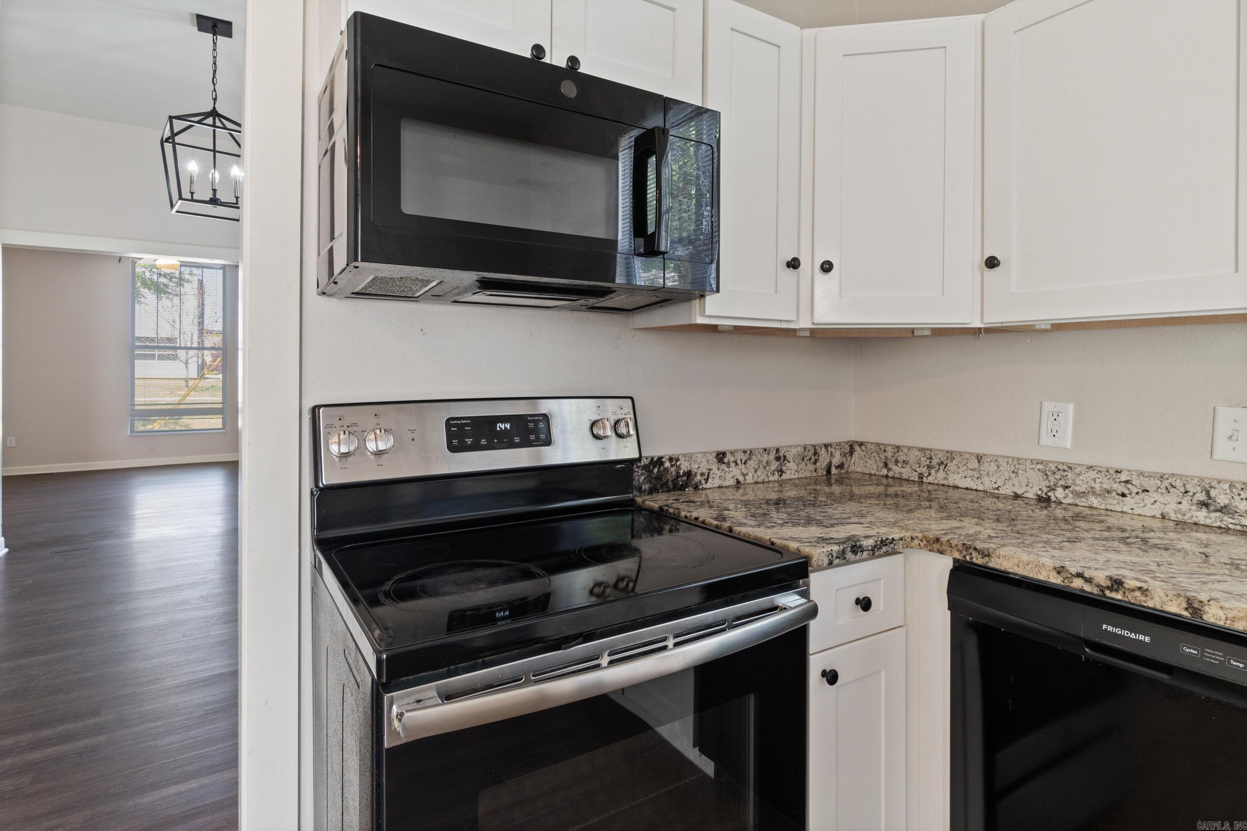 1403 Scott St Conway, AR 72034