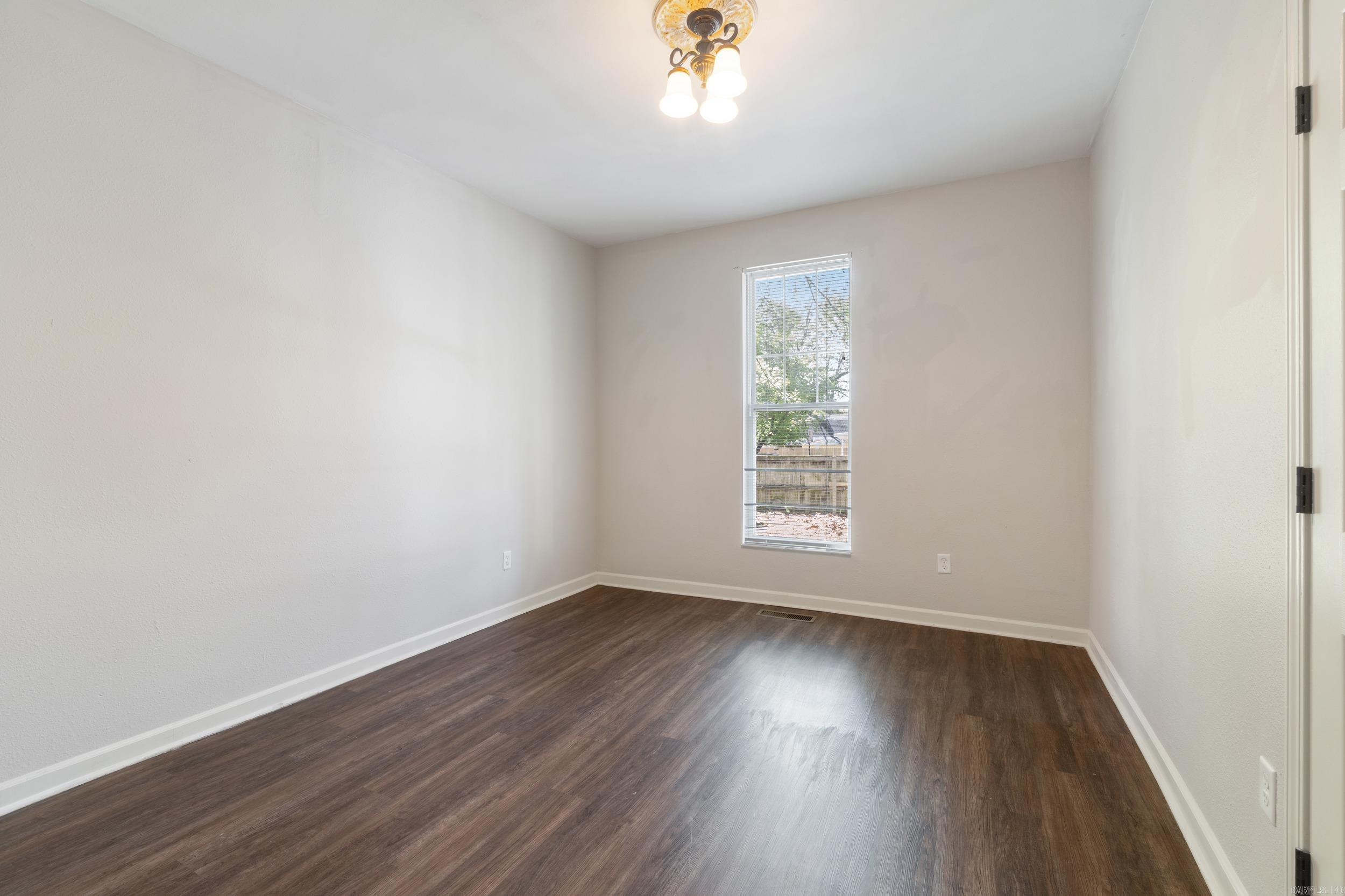 1403 Scott St Conway, AR 72034