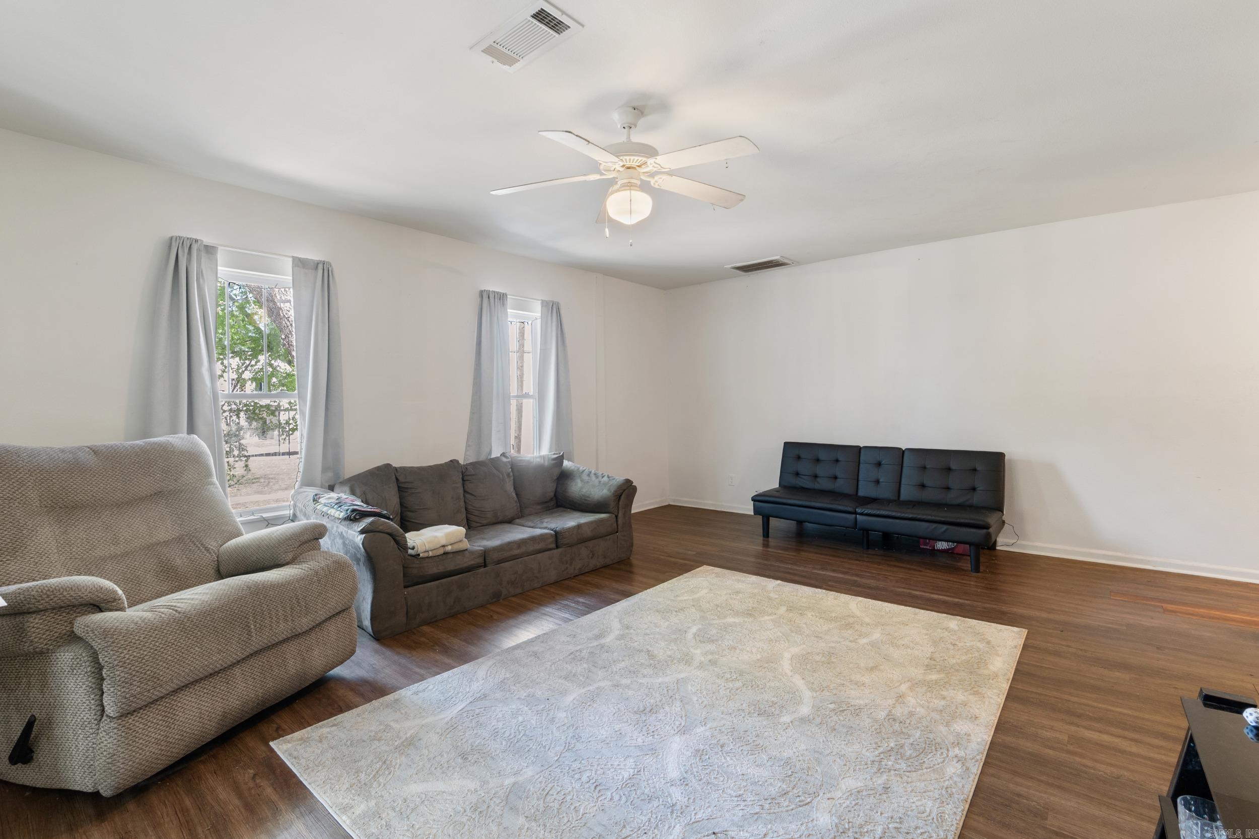 1403 Scott St Conway, AR 72034