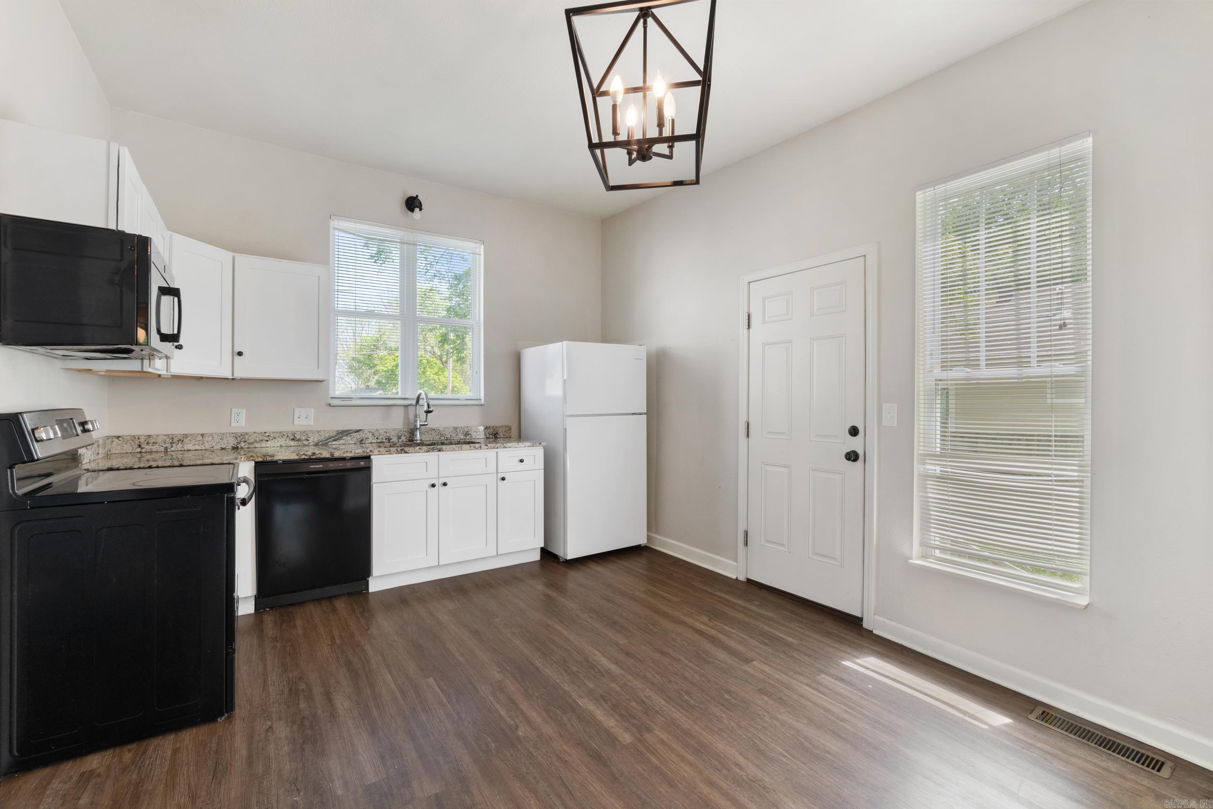 1403 Scott St Conway, AR 72034