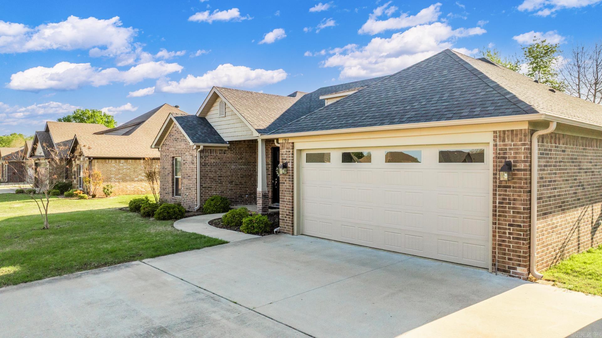 1700 Josh Dr. Conway, AR 72034