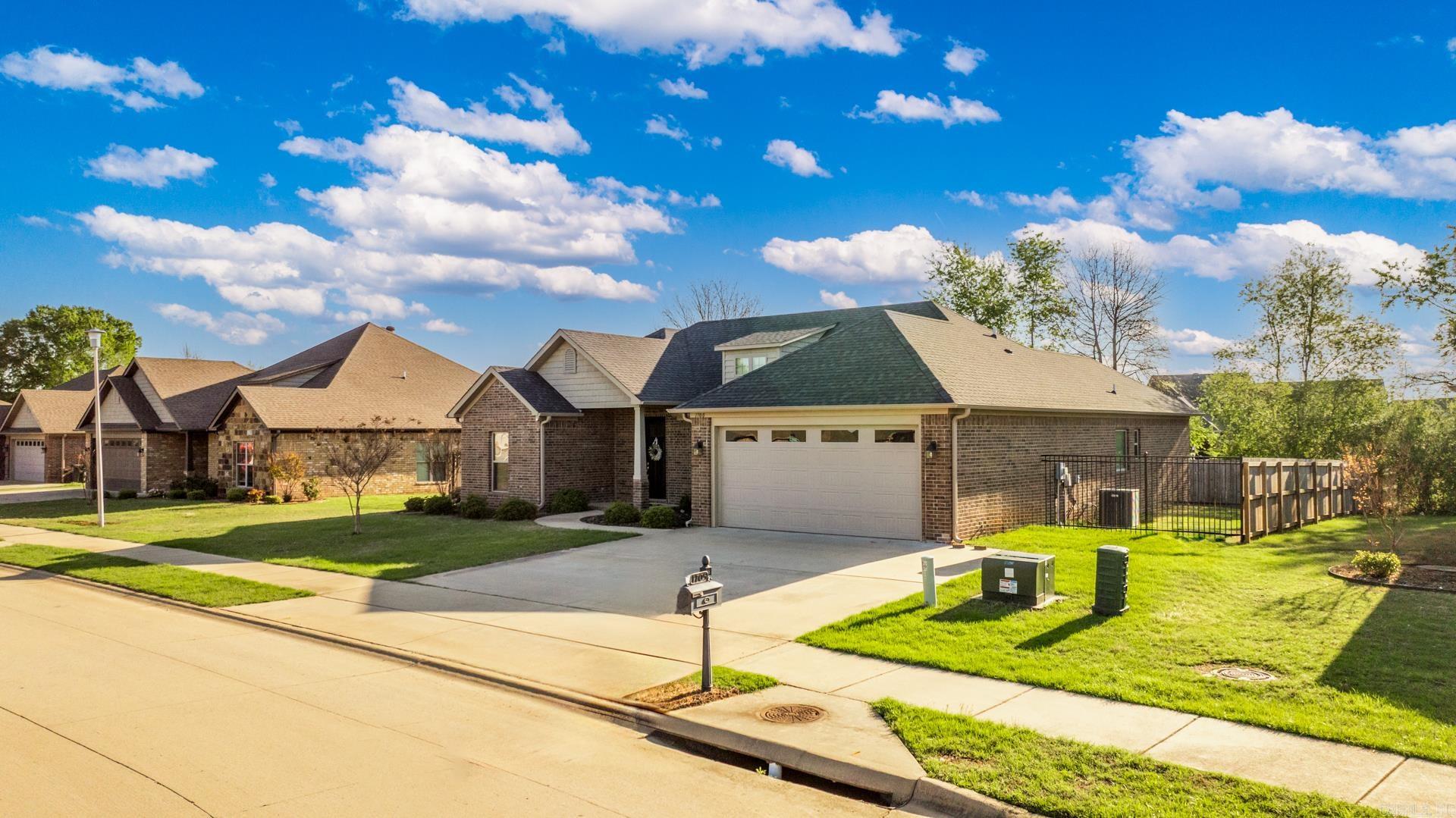 1700 Josh Dr. Conway, AR 72034