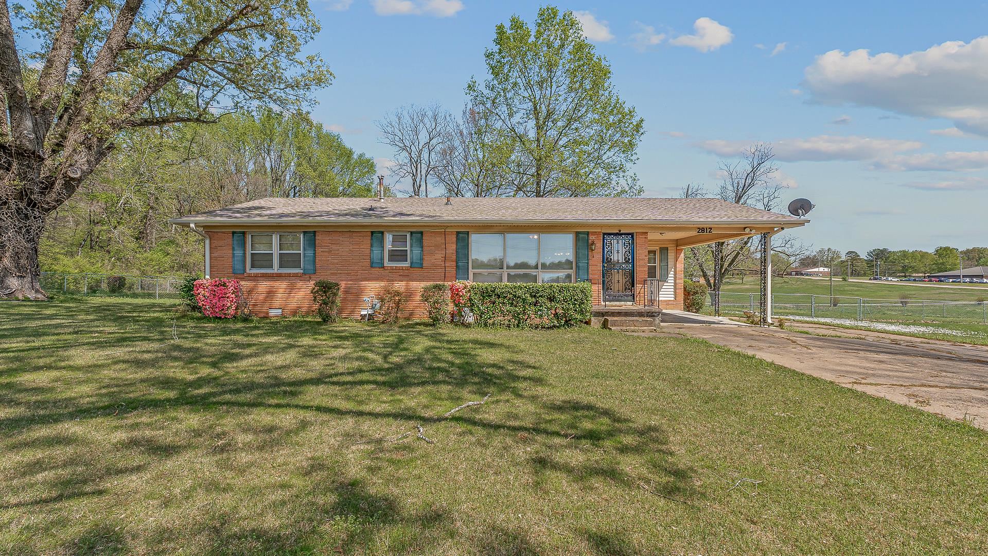 2812 N Church