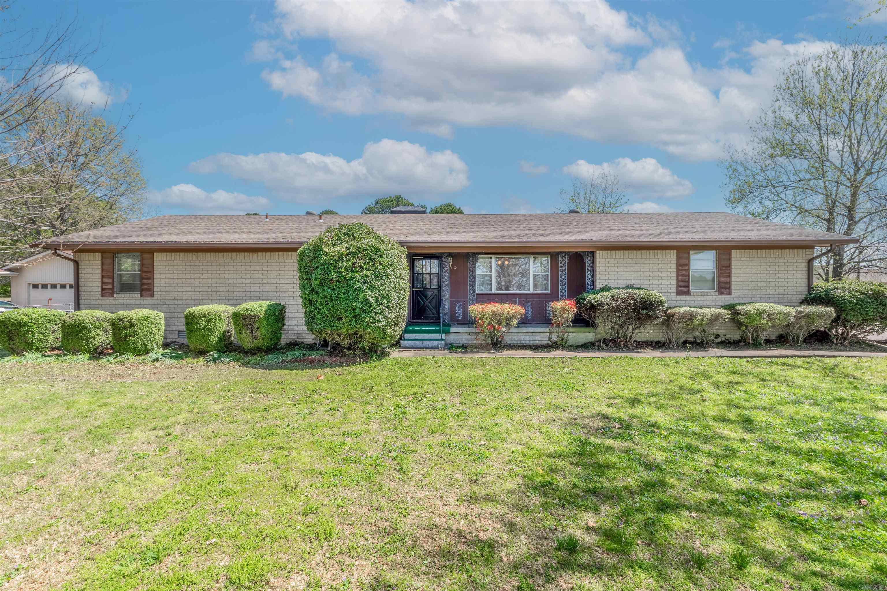 1215 N Broadway  Heber Springs, AR