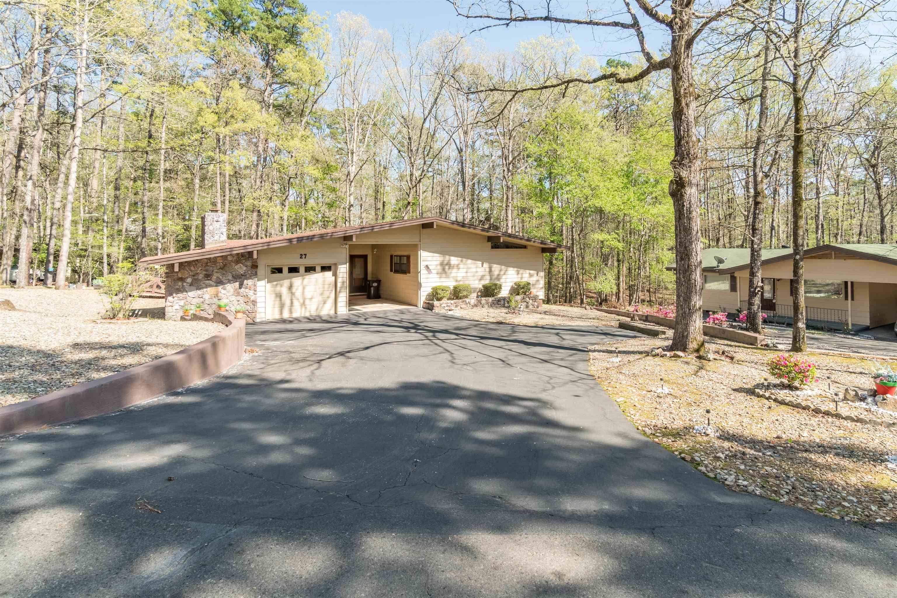 27 Valls Lane