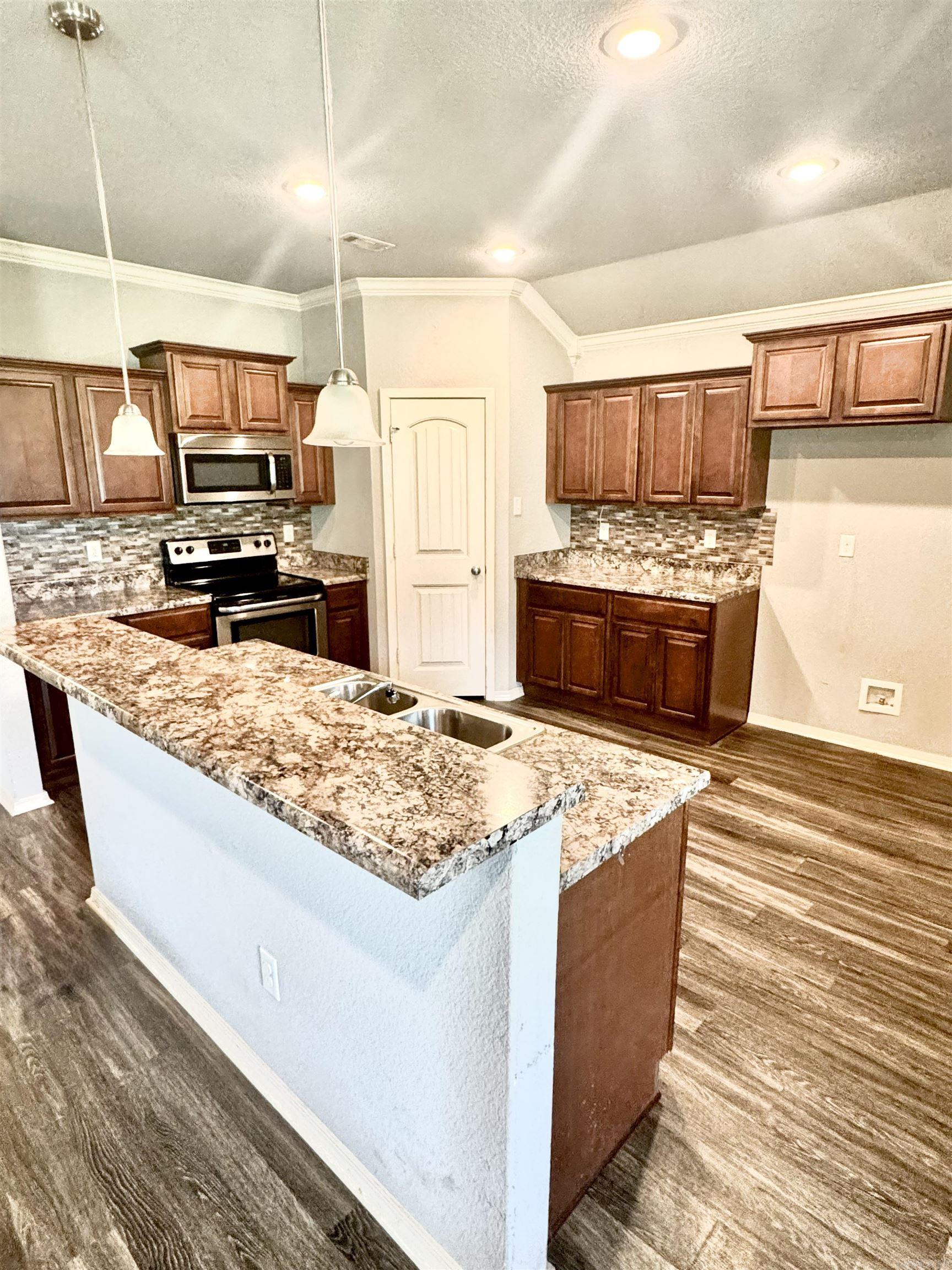 6404  Amalie Dr  Alexander, AR