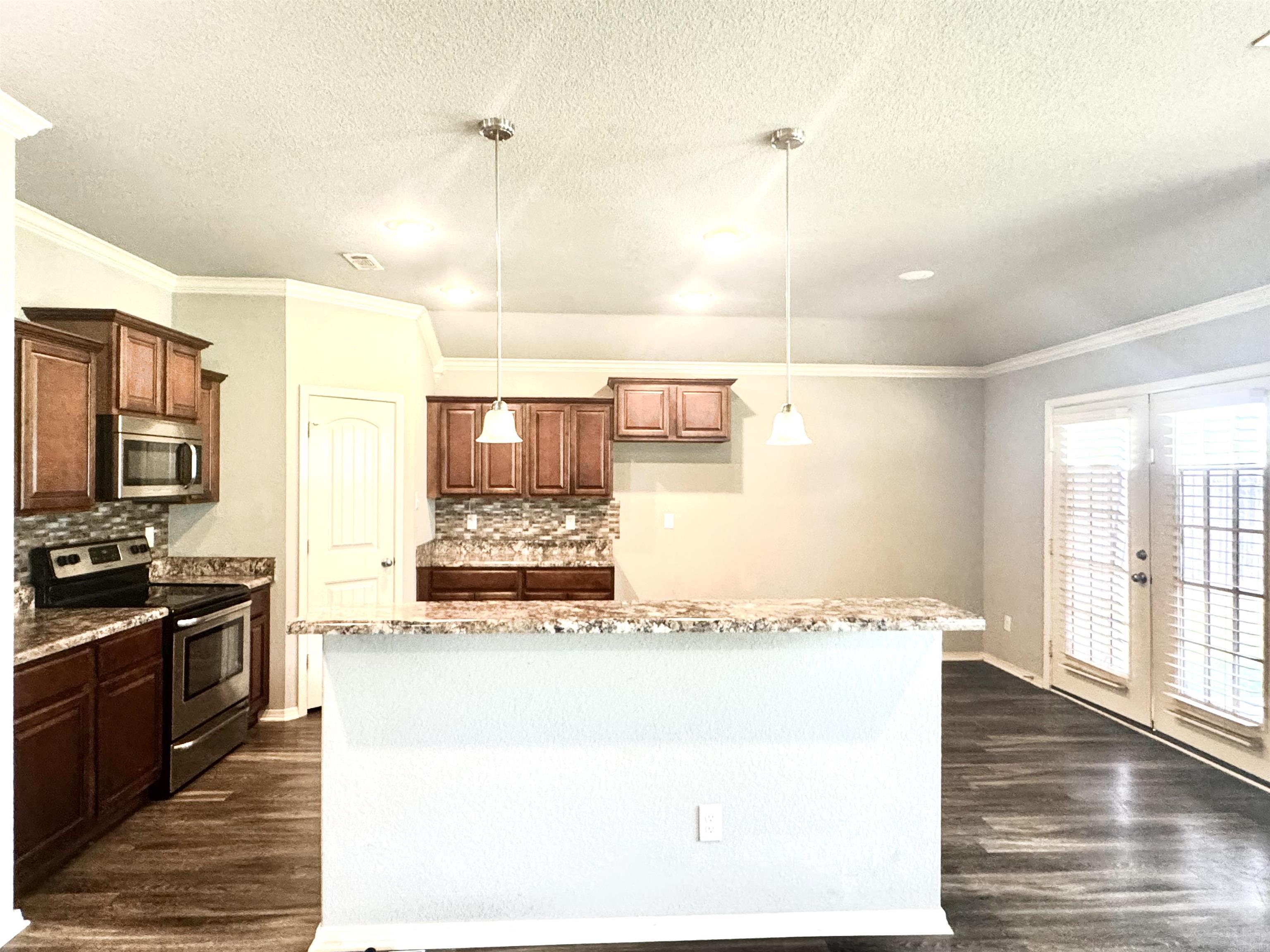 6404  Amalie Dr  Alexander, AR