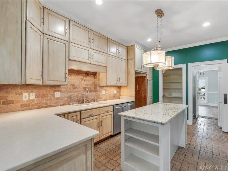 1005  Fairway  Jonesboro, AR