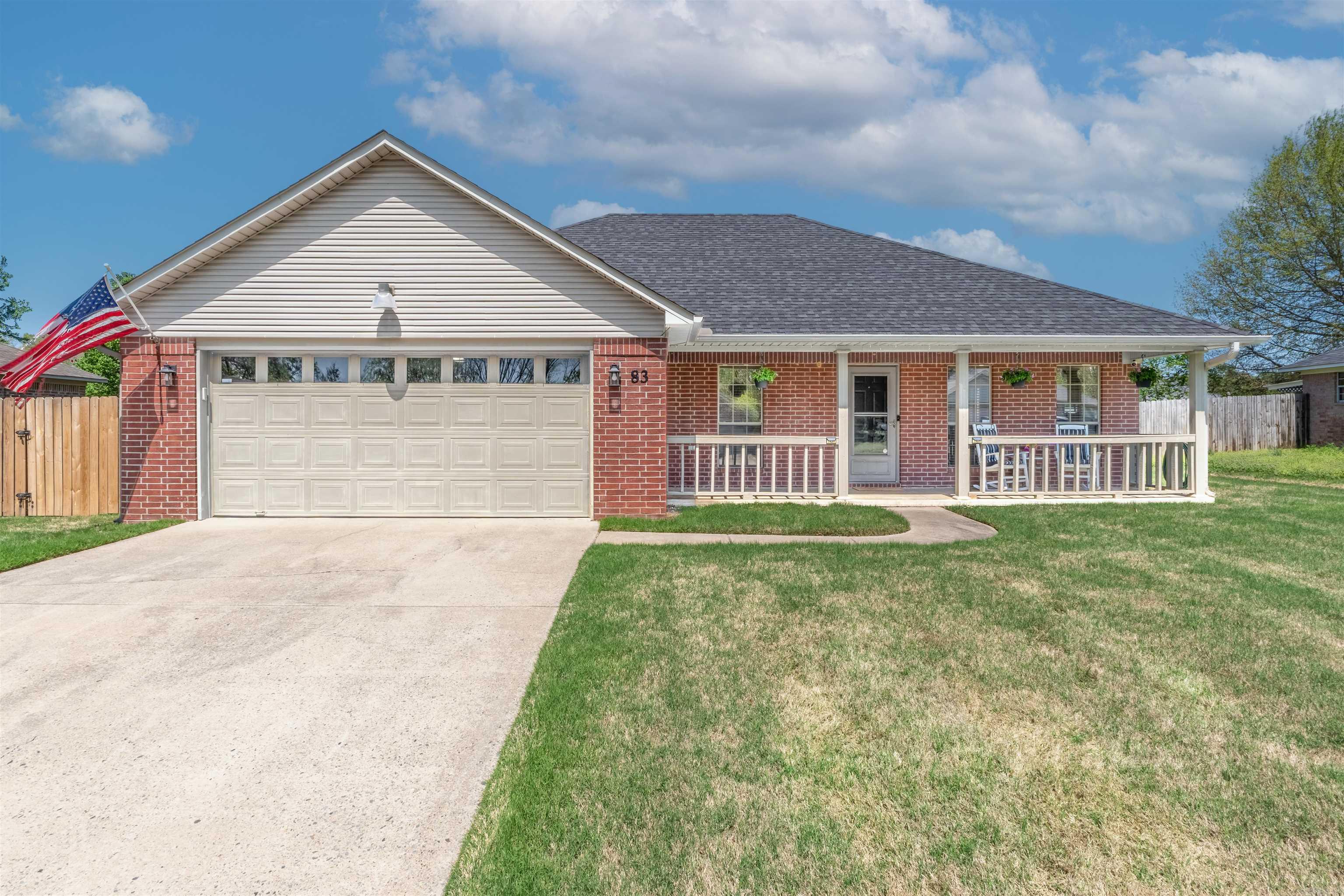 83 Donna Kay Dr.