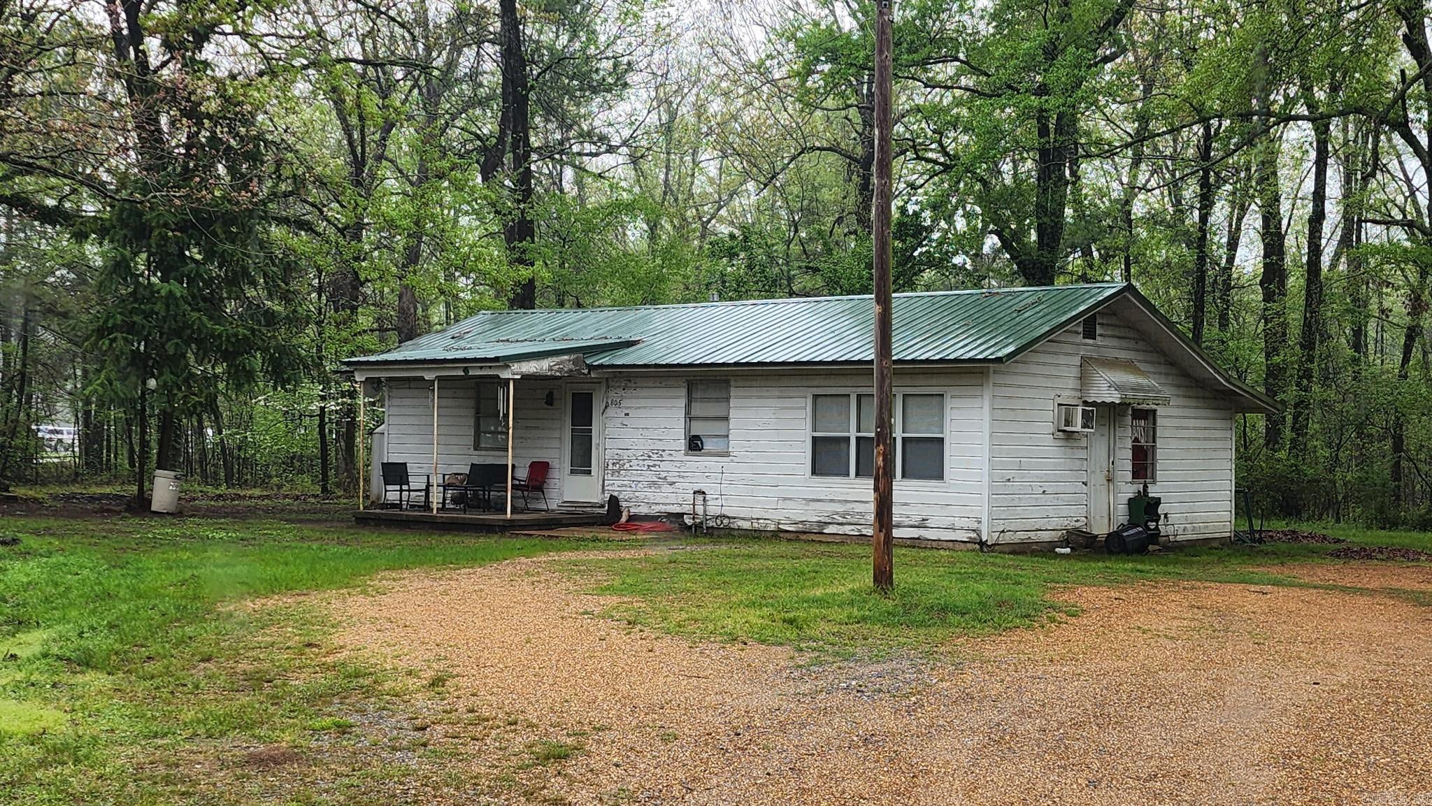 805 E Arkansas  Star City, AR