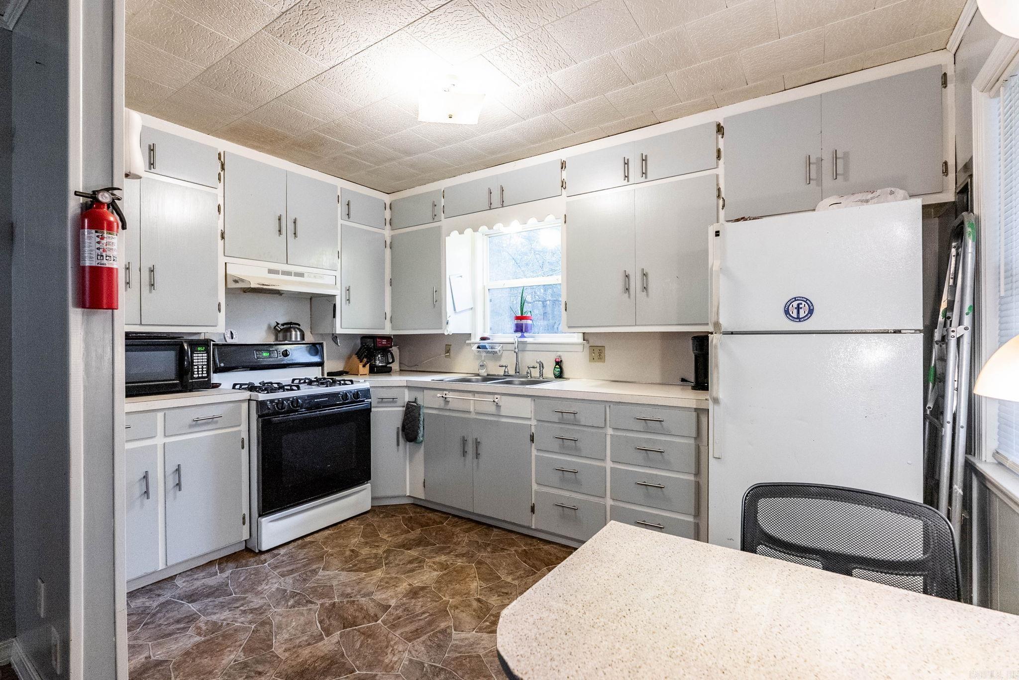 2868  Highway 65 N  Clinton, AR