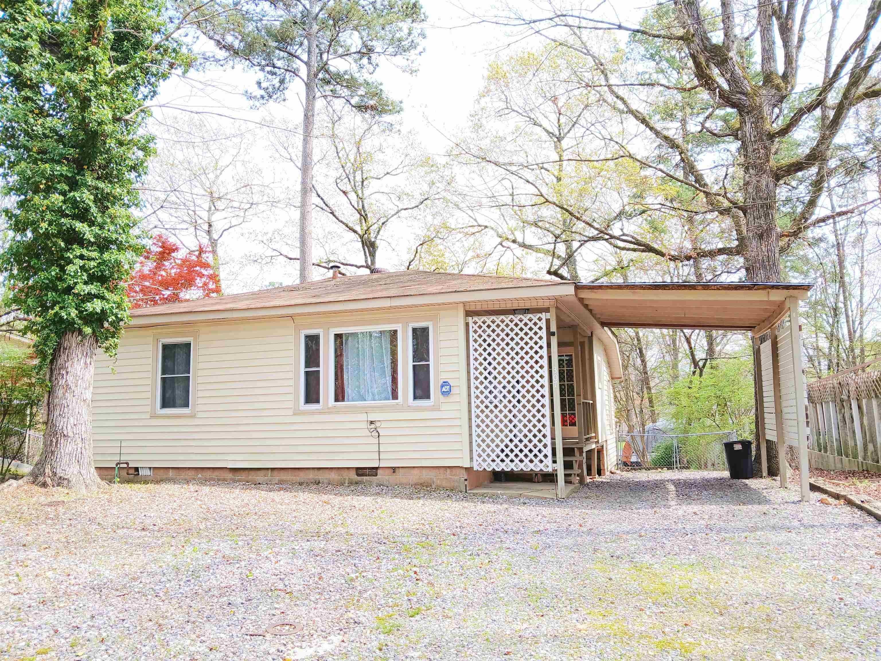 307  Ball St  Hot Springs, AR