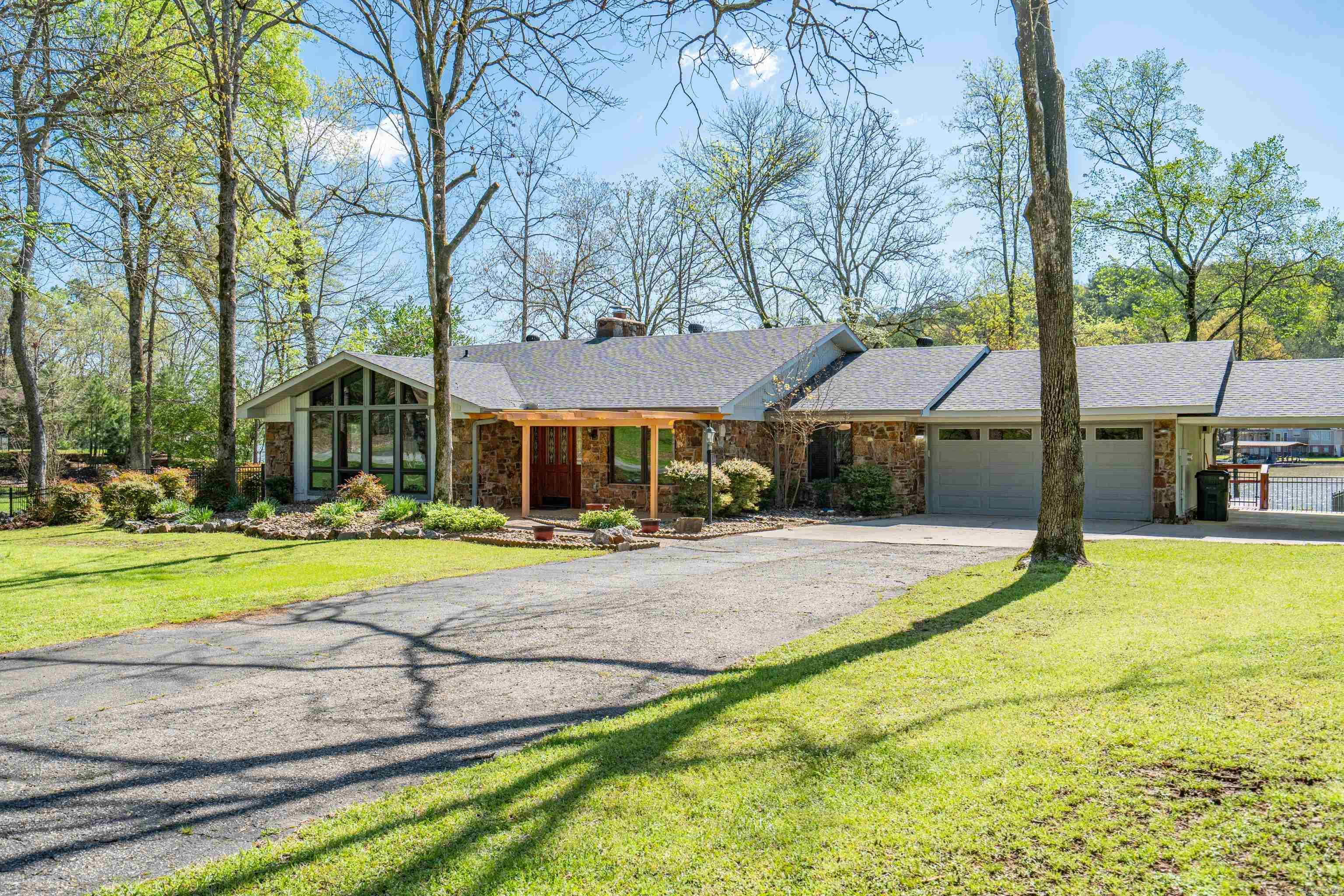 1090  Rock Creek  Hot Springs, AR