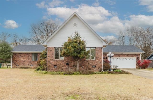 521 W Cross  Benton, AR