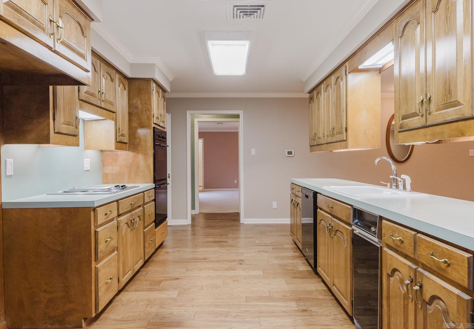 521 W Cross  Benton, AR