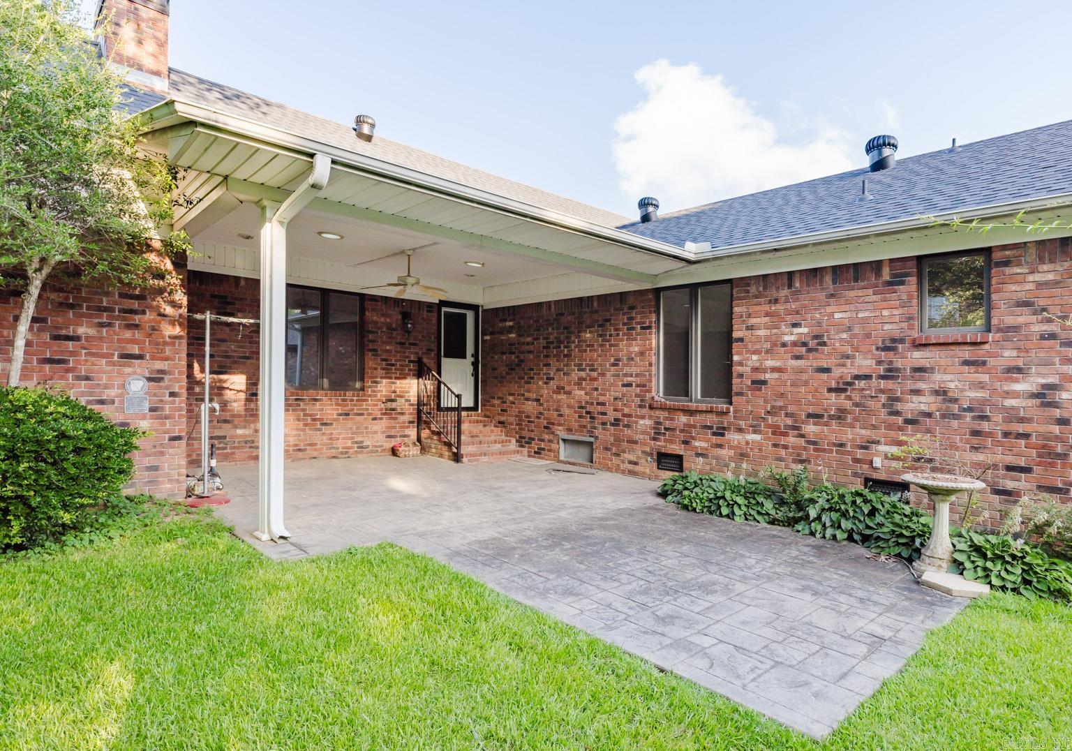 521 W Cross Street Benton, AR 72015