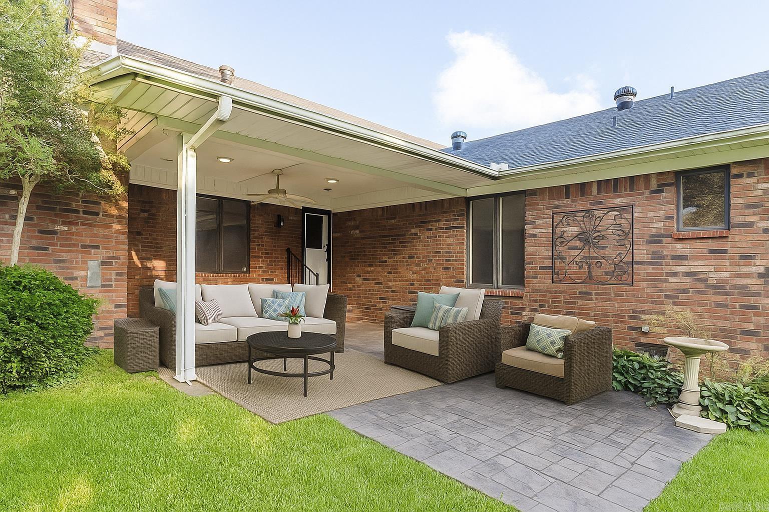 521 W Cross Street Benton, AR 72015