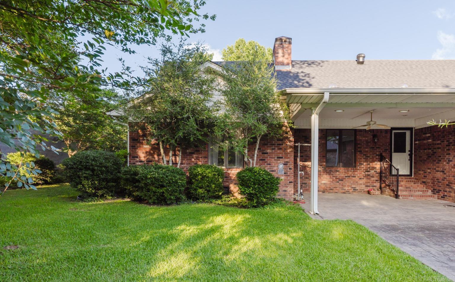 521 W Cross Street Benton, AR 72015