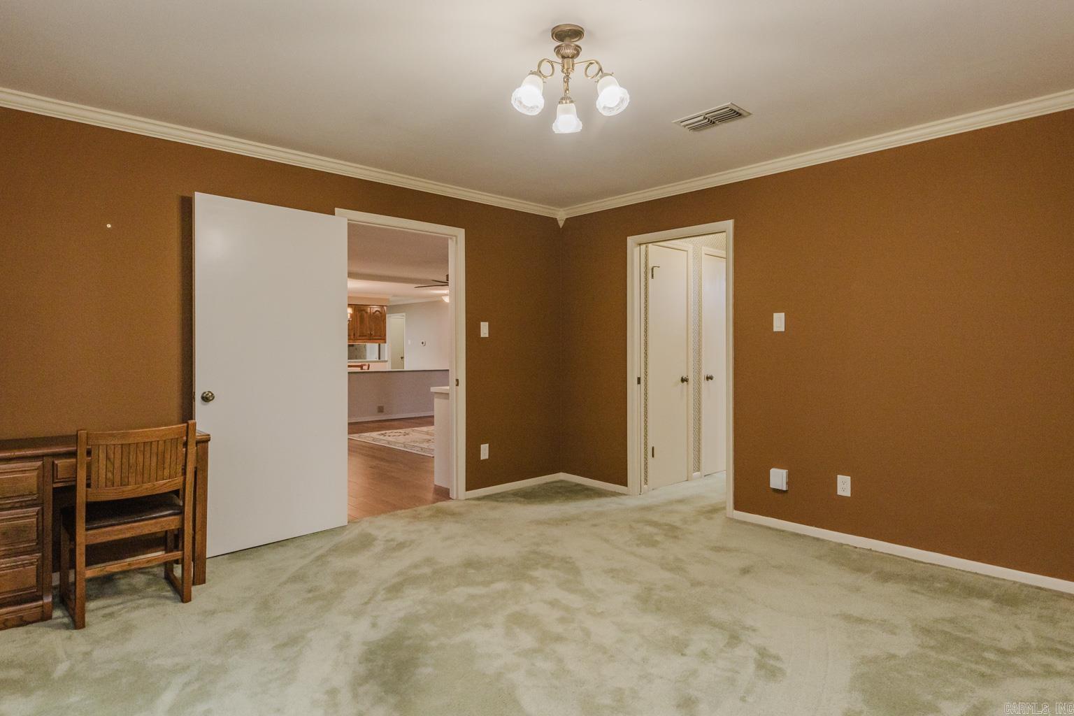 521 W Cross  Benton, AR