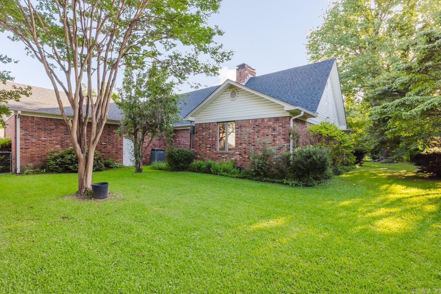 521 W Cross Street Benton, AR 72015