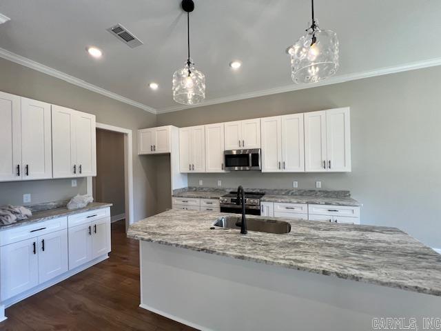 604  TWELVE OAKS  White Hall, AR