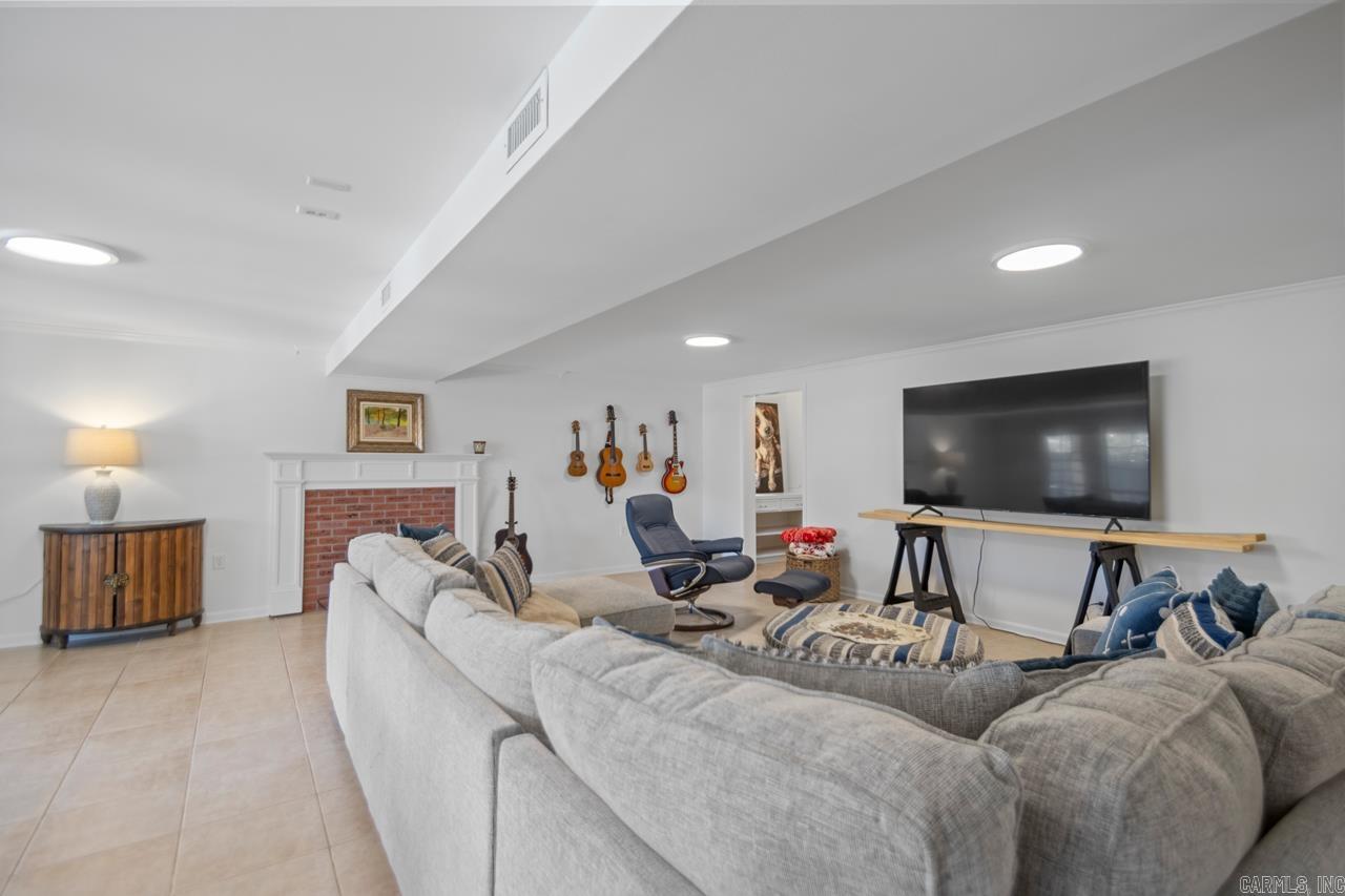 512 W North  Benton, AR