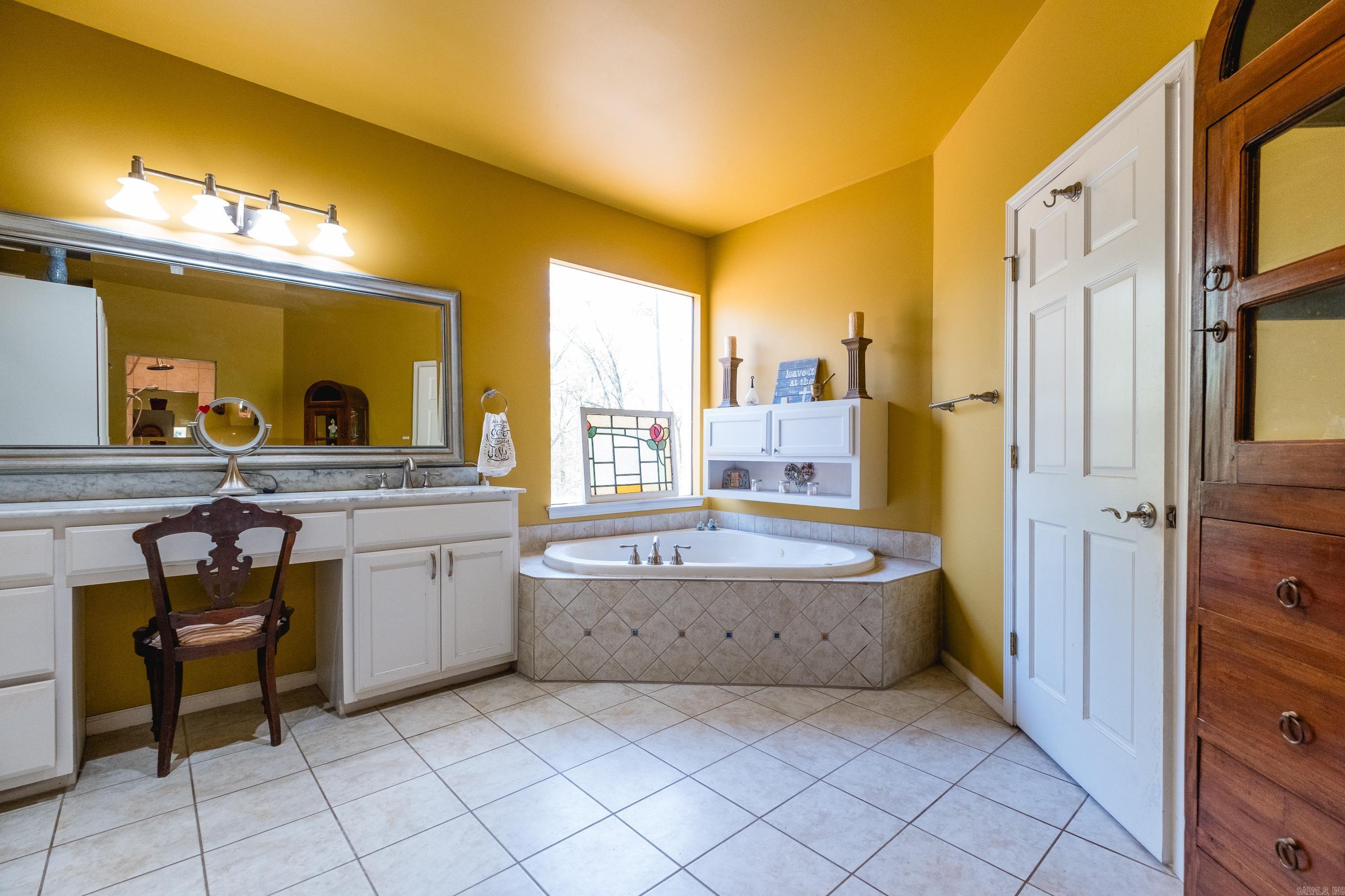 13511 Highway 300 Roland, AR 72135