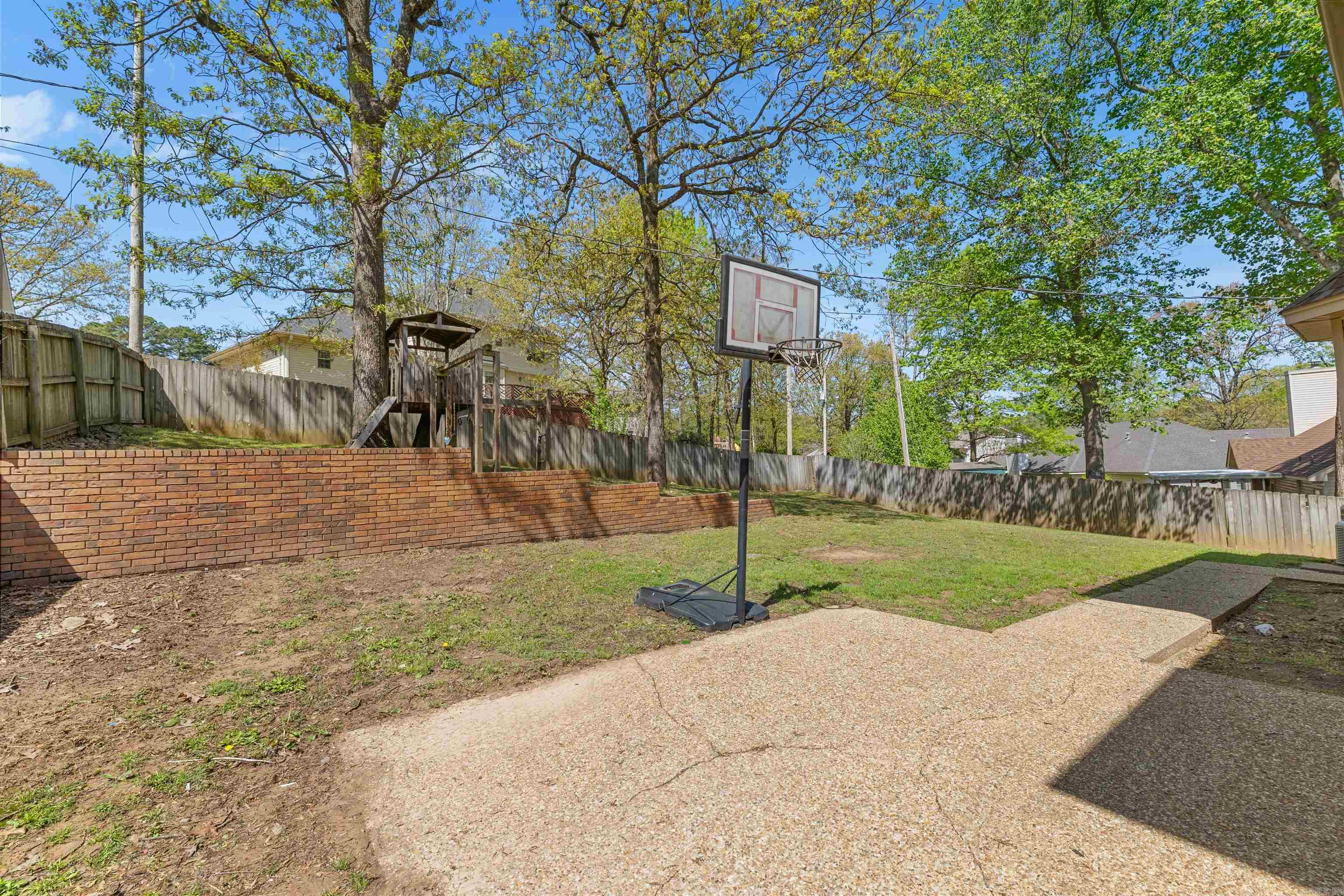 13604 Longtree Drive Little Rock, AR 72223-1978