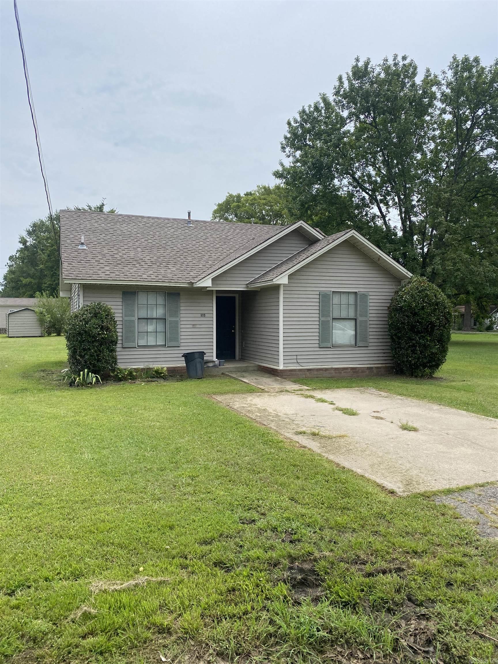 419  Sycamore  Augusta, AR