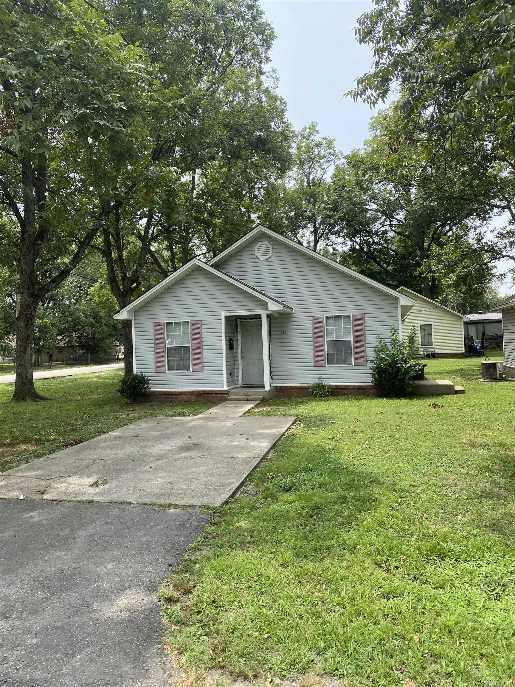 419  Sycamore  Augusta, AR