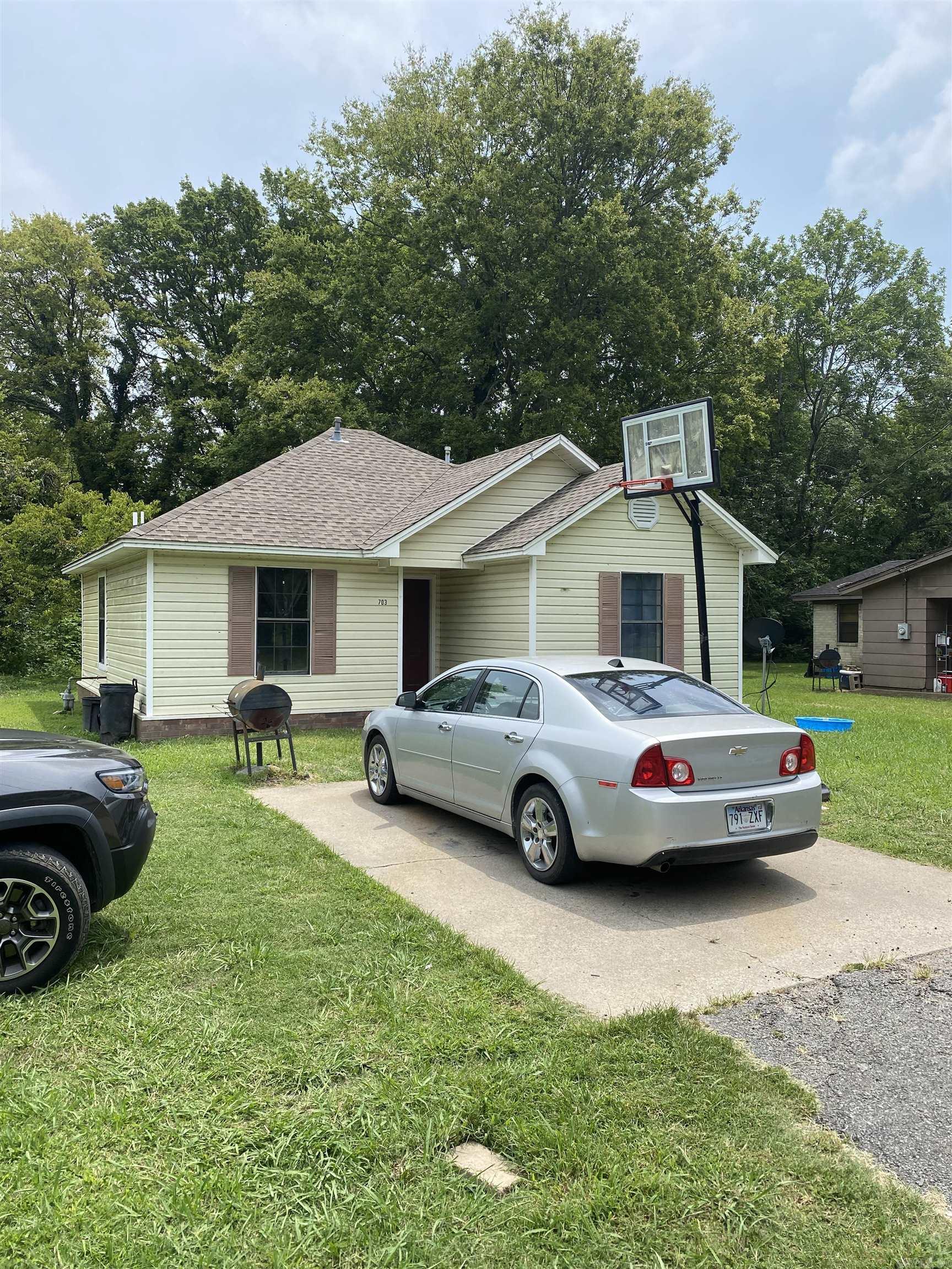 419  Sycamore  Augusta, AR