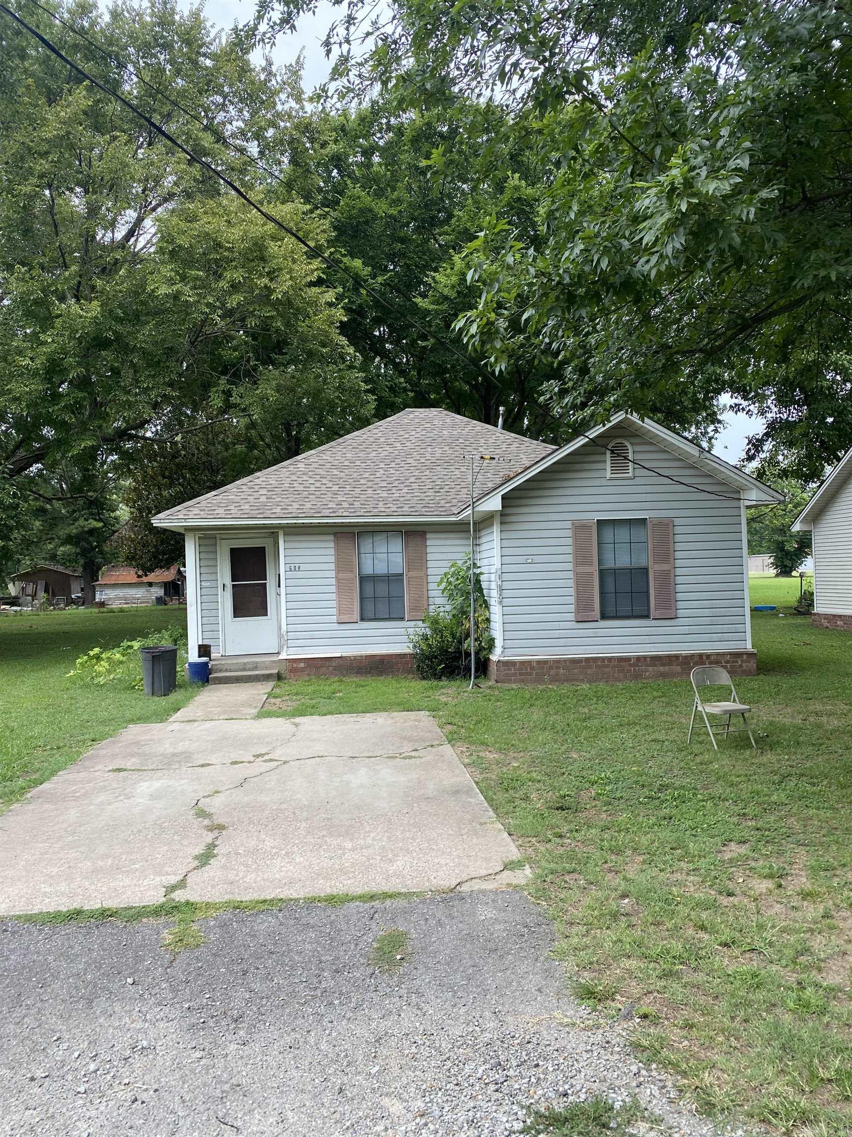 419  Sycamore  Augusta, AR