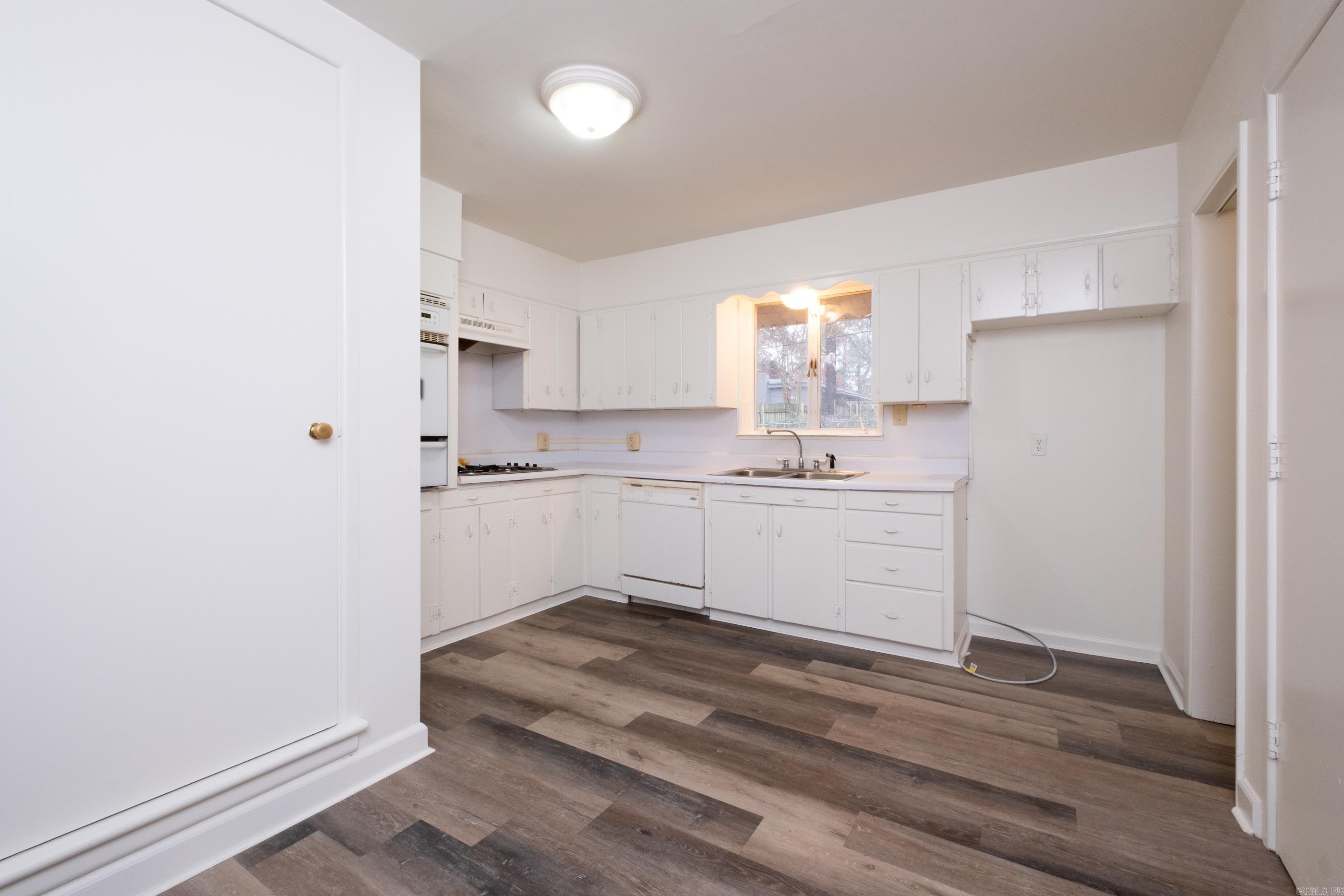 77  Broadmoor  Little Rock, AR