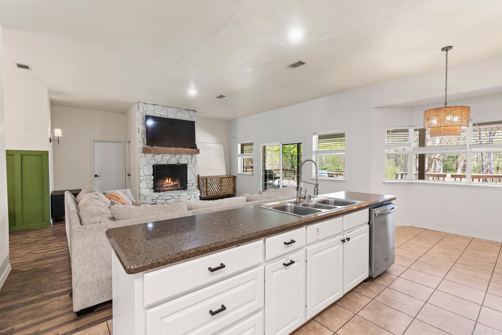 114  Cobblestone  Mena, AR