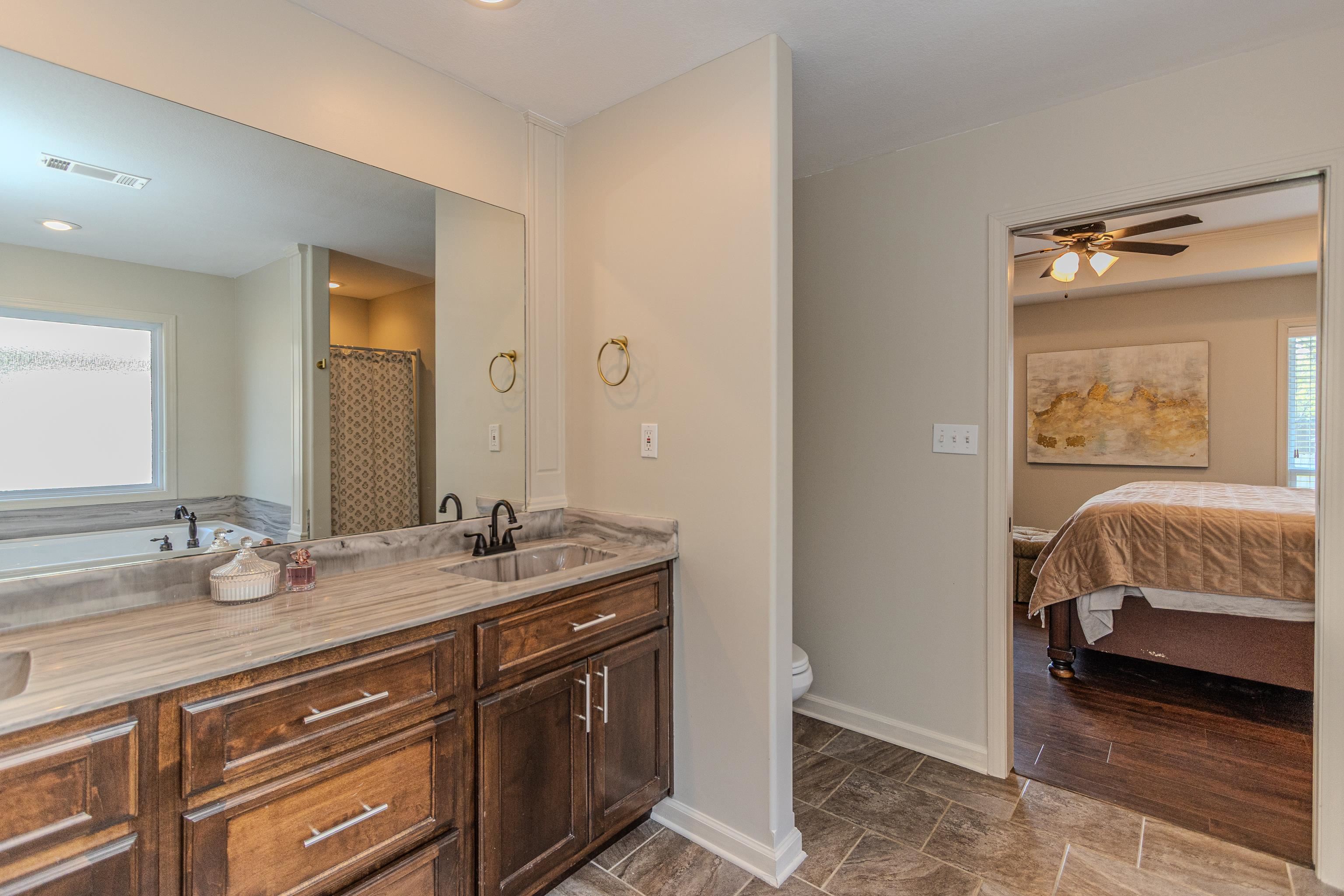 1806 Wedgewood Paragould, AR 72450