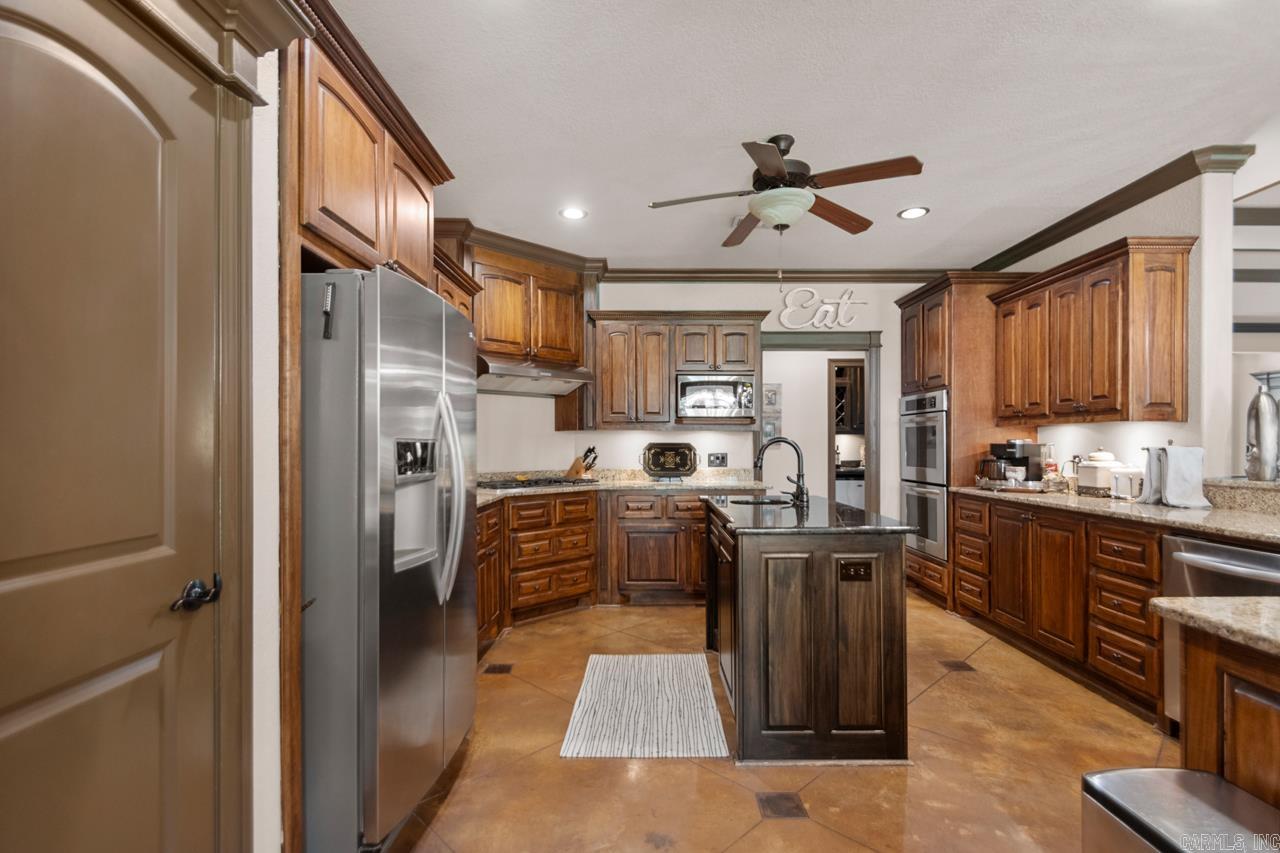 522  Valley Hill  Benton, AR
