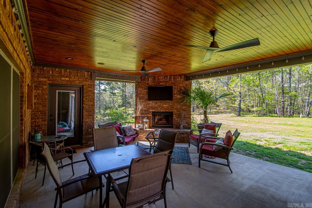 522  Valley Hill  Benton, AR