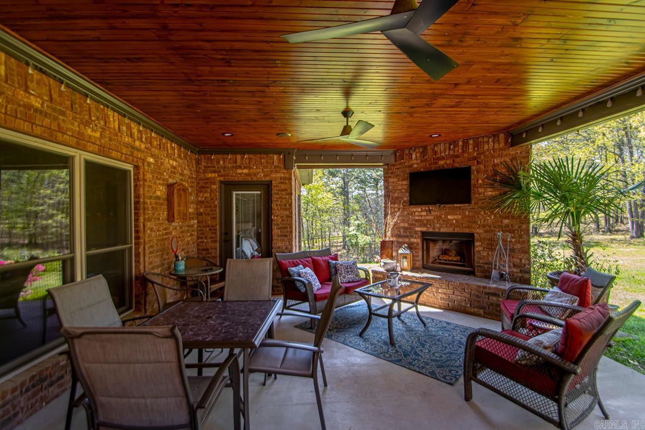 522  Valley Hill  Benton, AR