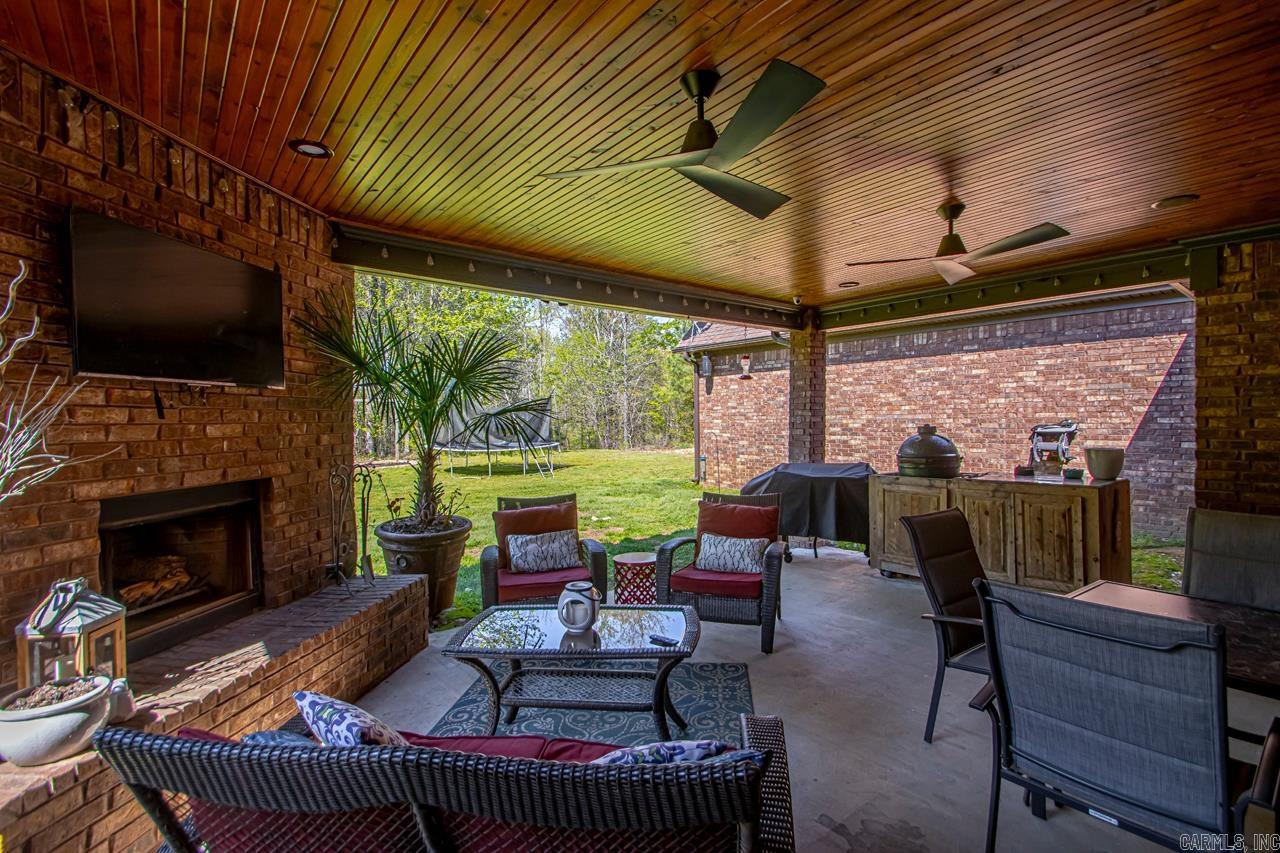 522  Valley Hill  Benton, AR
