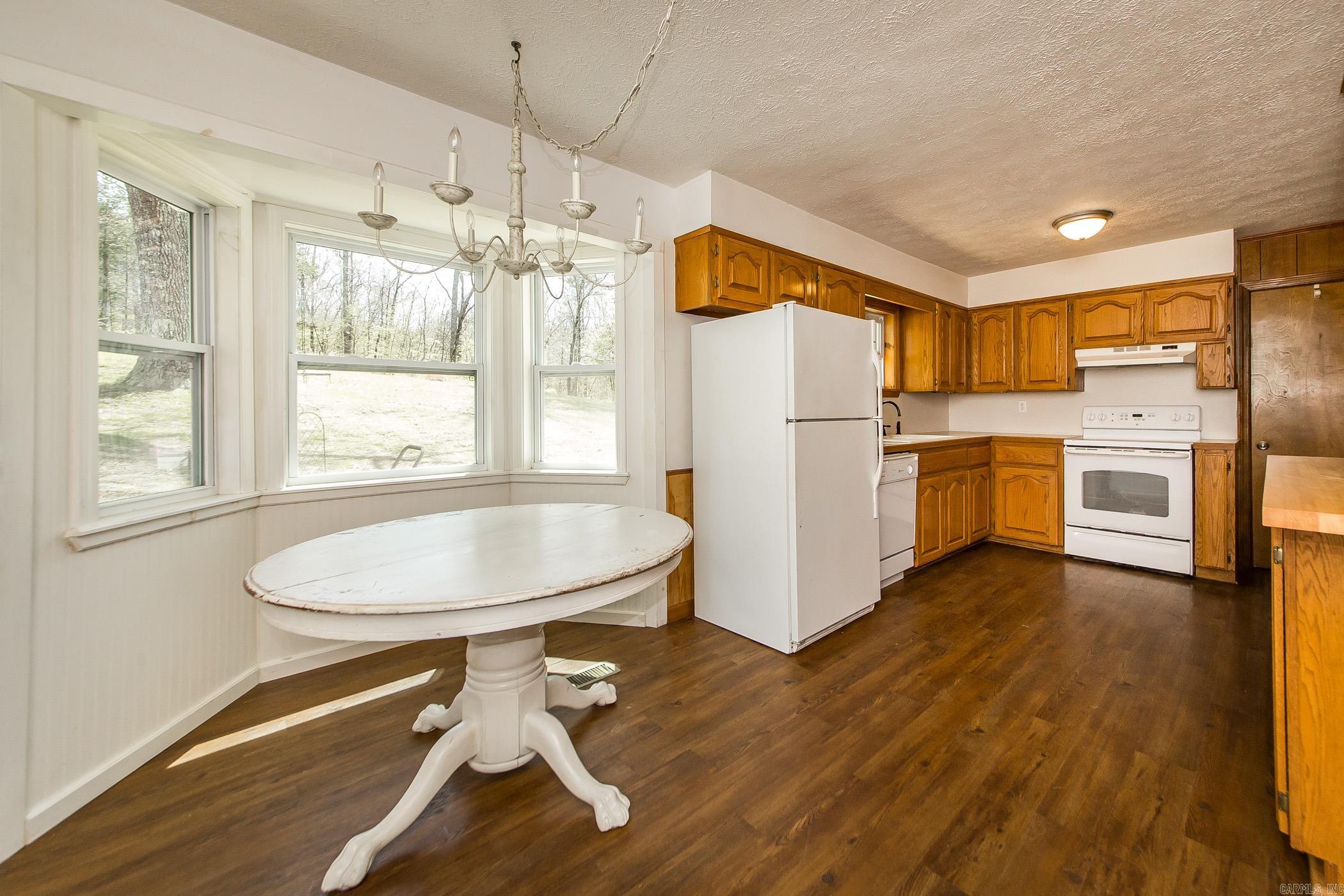 4066  Highway 16 East  Clinton, AR