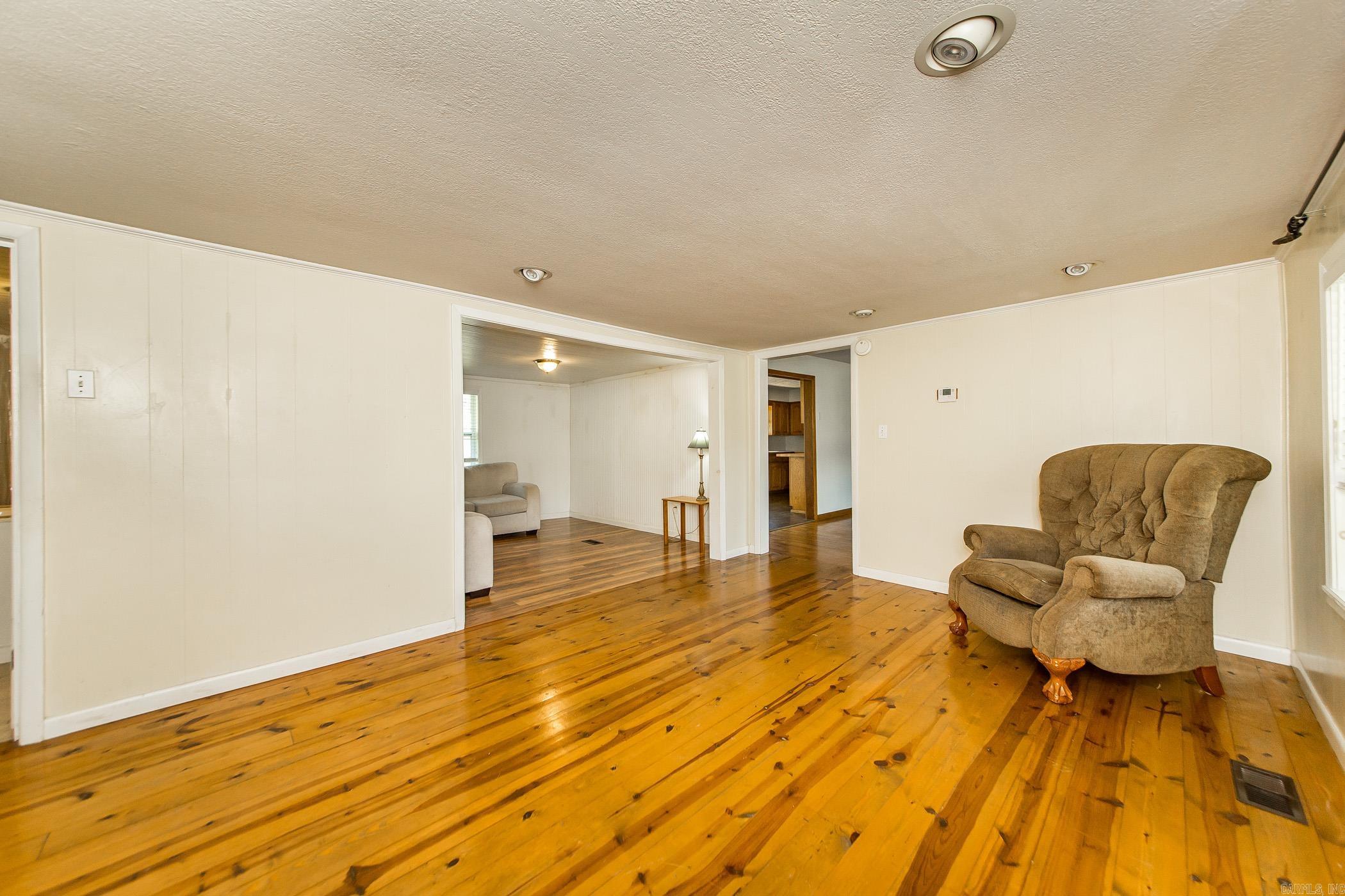 4066  Highway 16 East  Clinton, AR